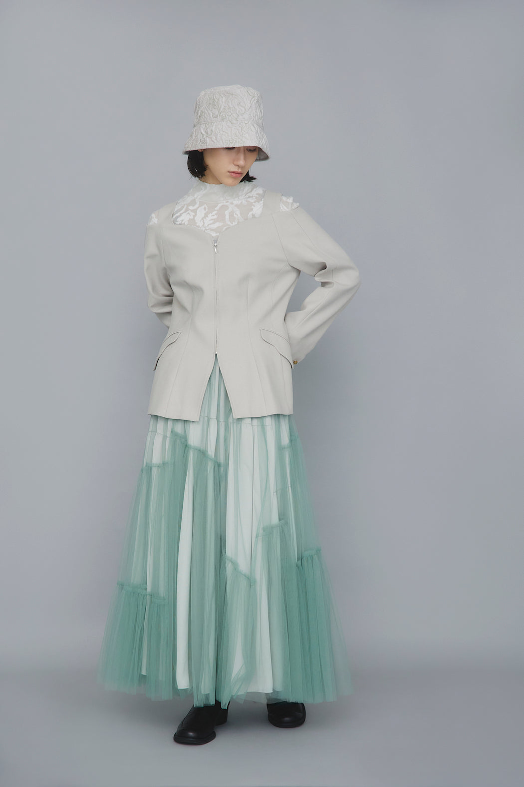 Melt off shoulder jacket (Ivory)