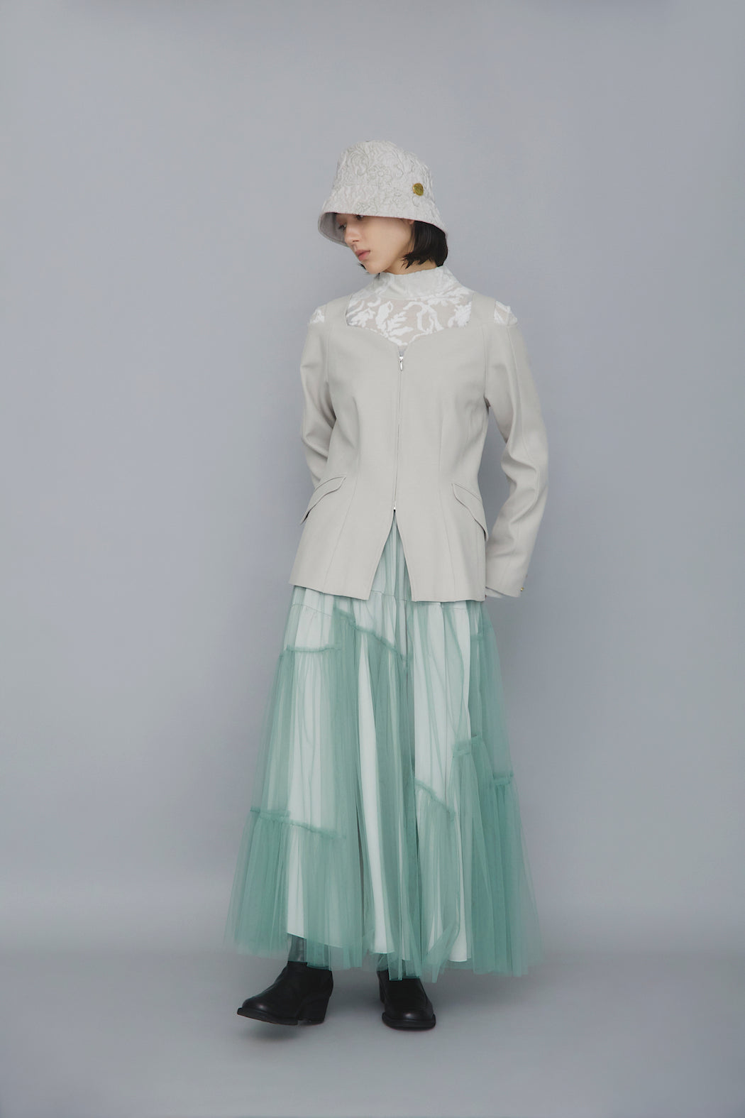 Melt off shoulder jacket (Ivory)