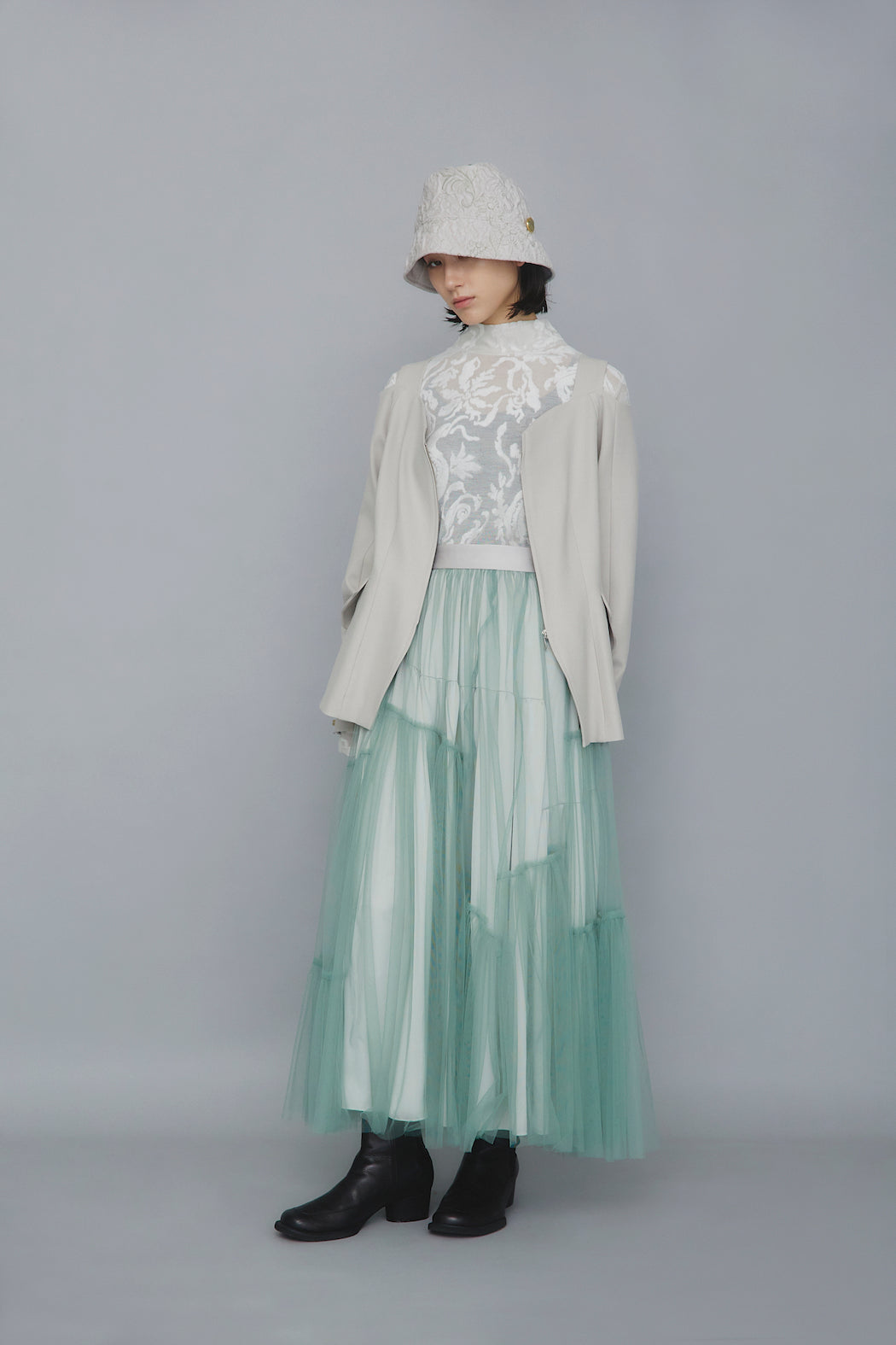 Melt off shoulder jacket (Ivory)