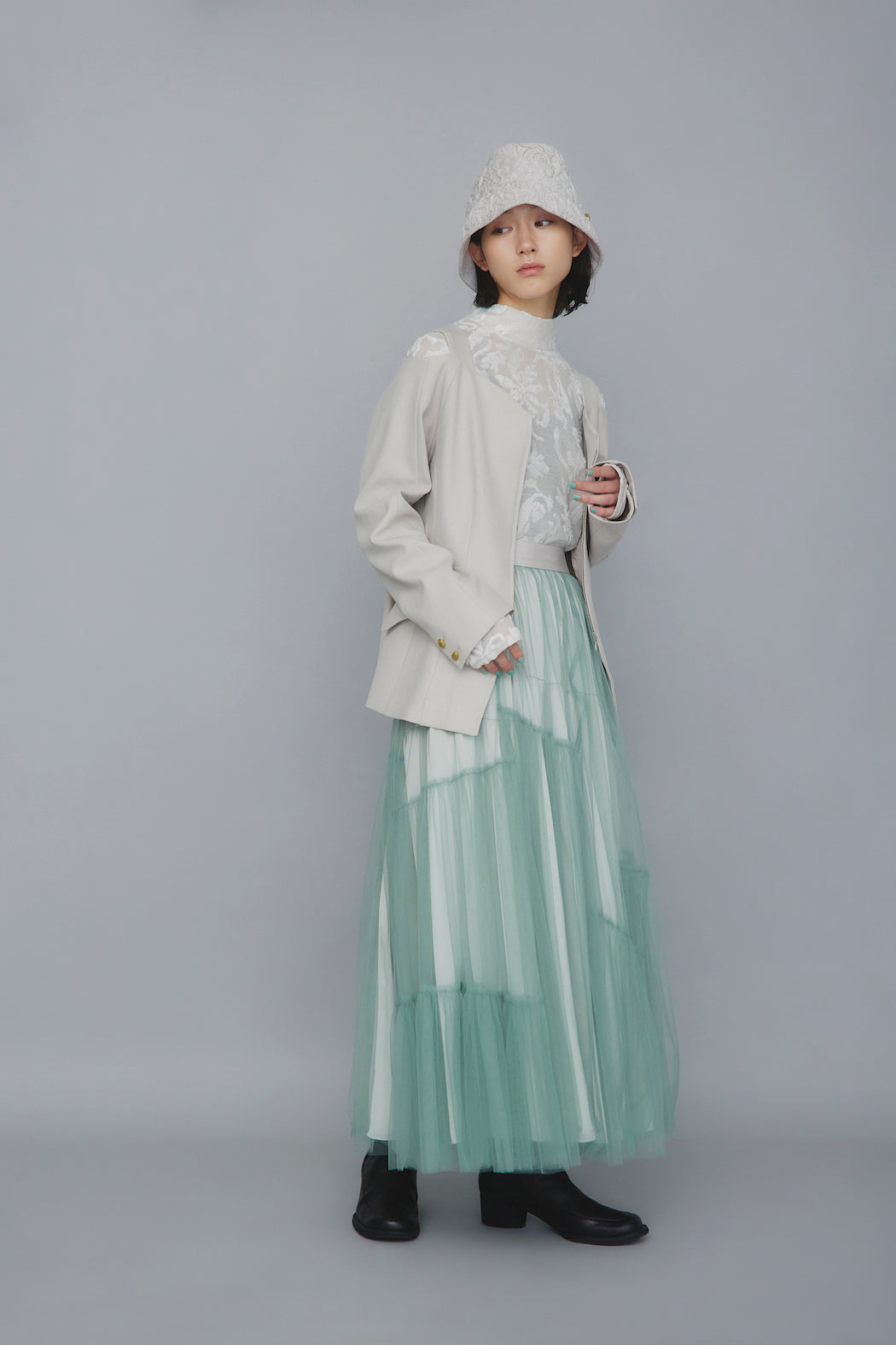 Melt off shoulder jacket (Ivory)