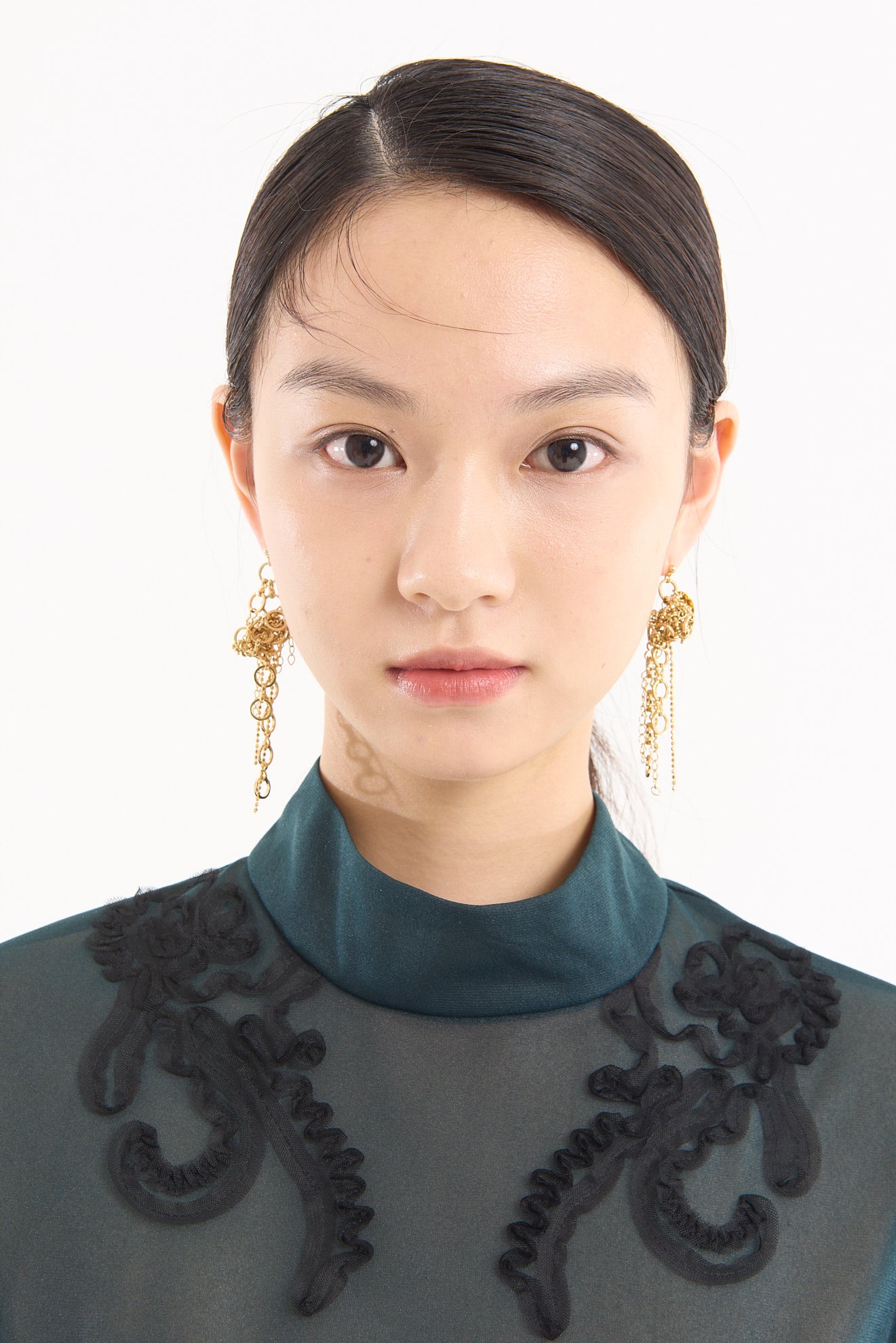 Twist chain pierced earring (Gold)