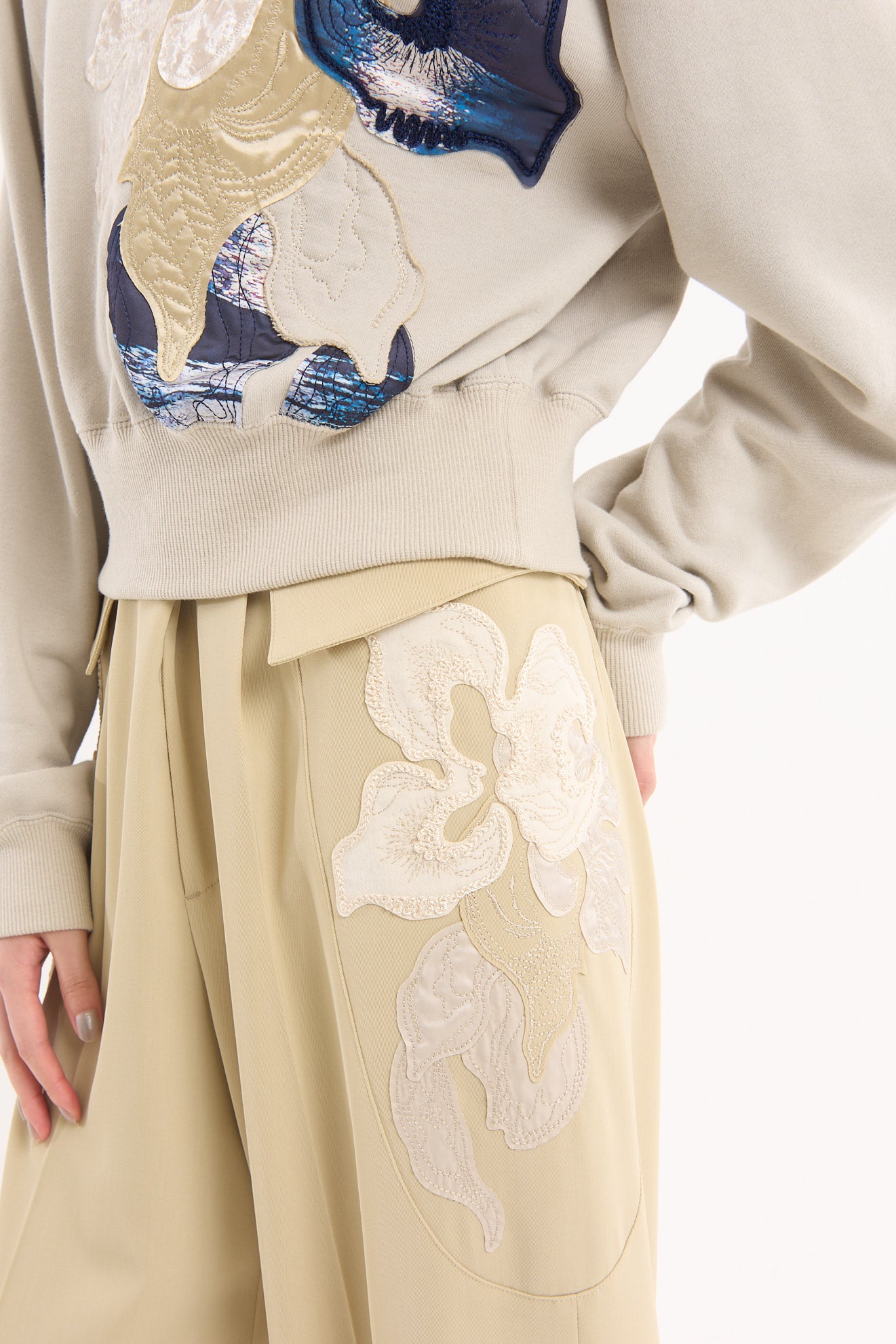 Patchwork embroidered sweatshirt (Grage)