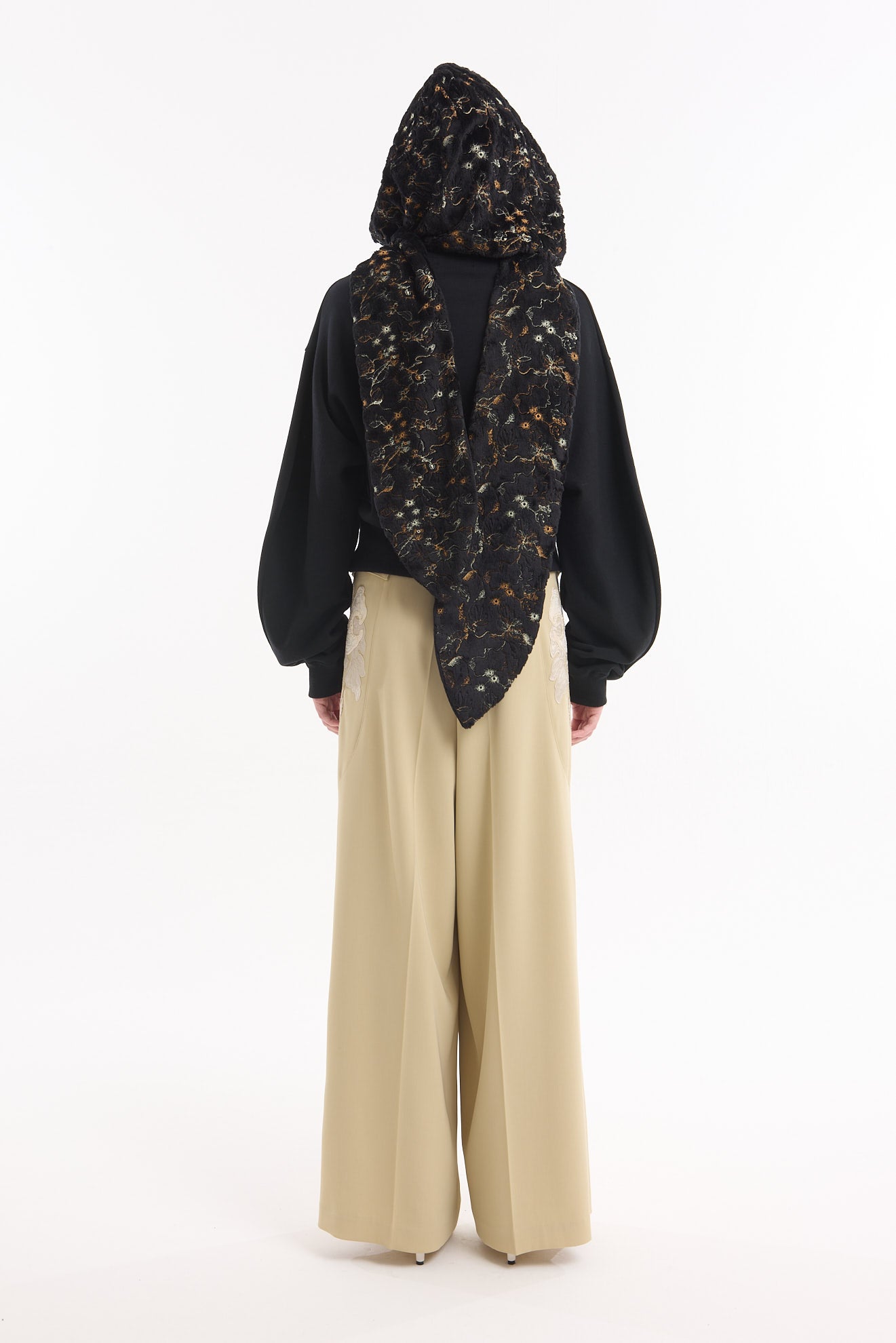 Patchwork embroidered sweatshirt (Black)