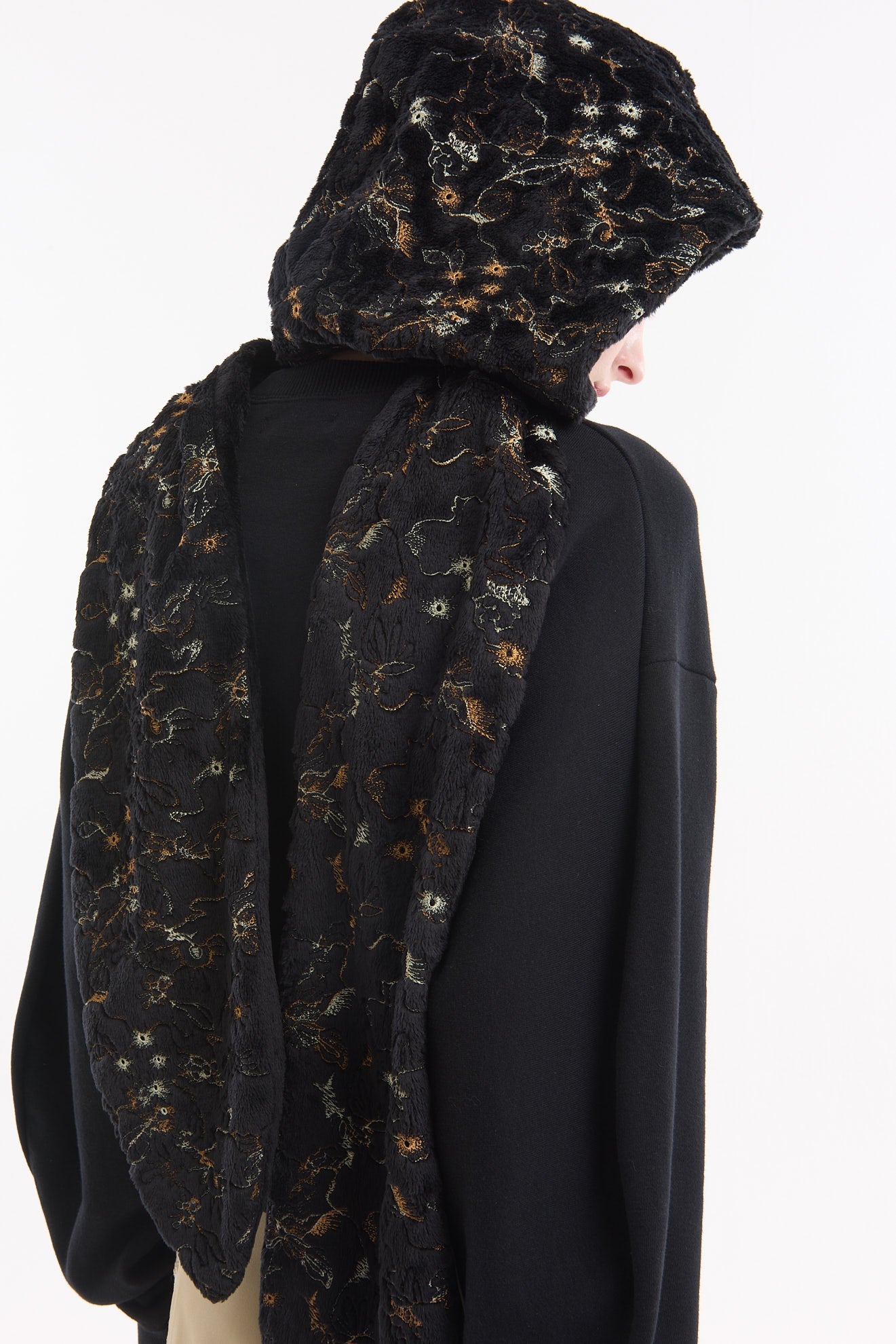 Patchwork embroidered sweatshirt (Black)
