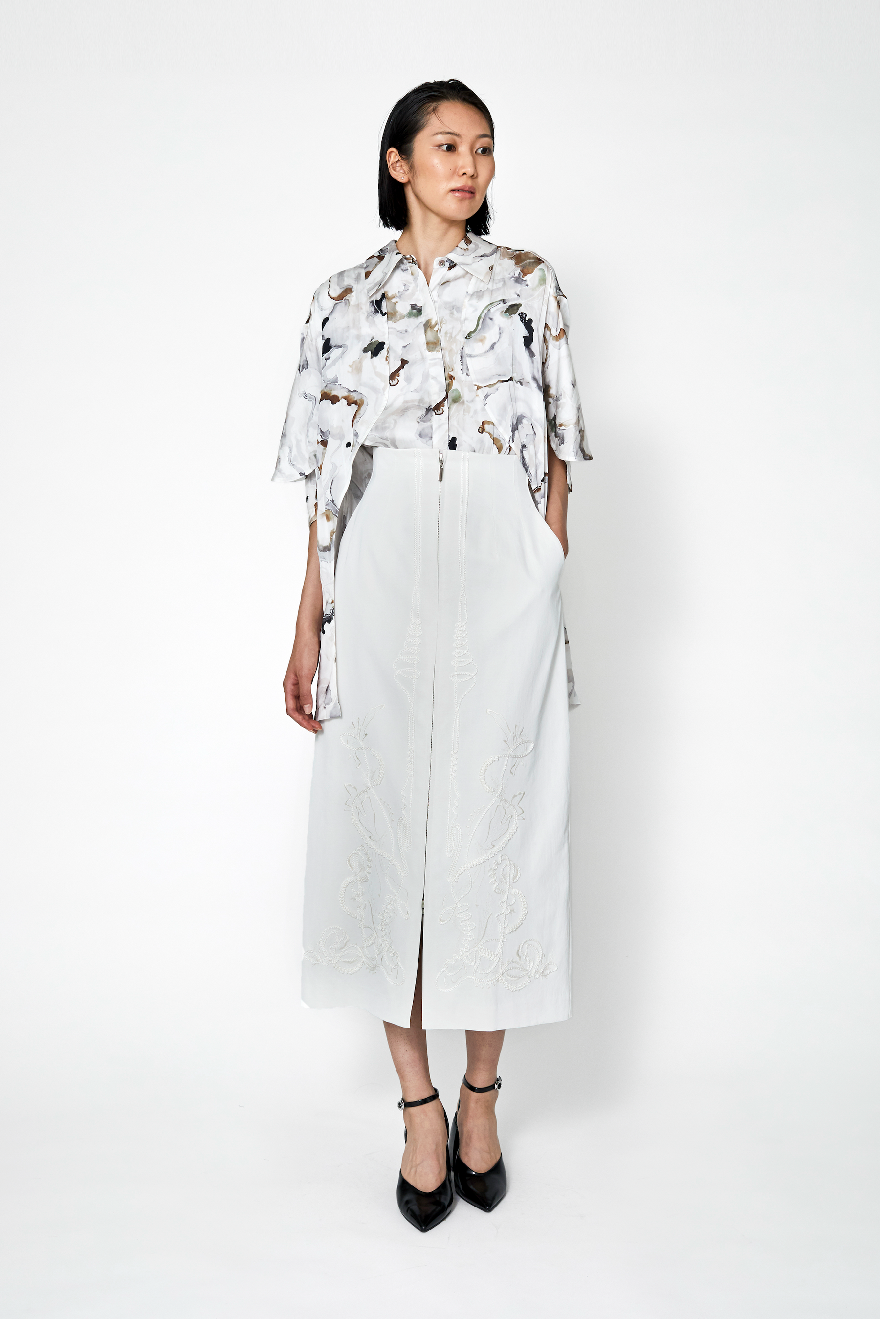 Cucurbita embroidered skirt (White)