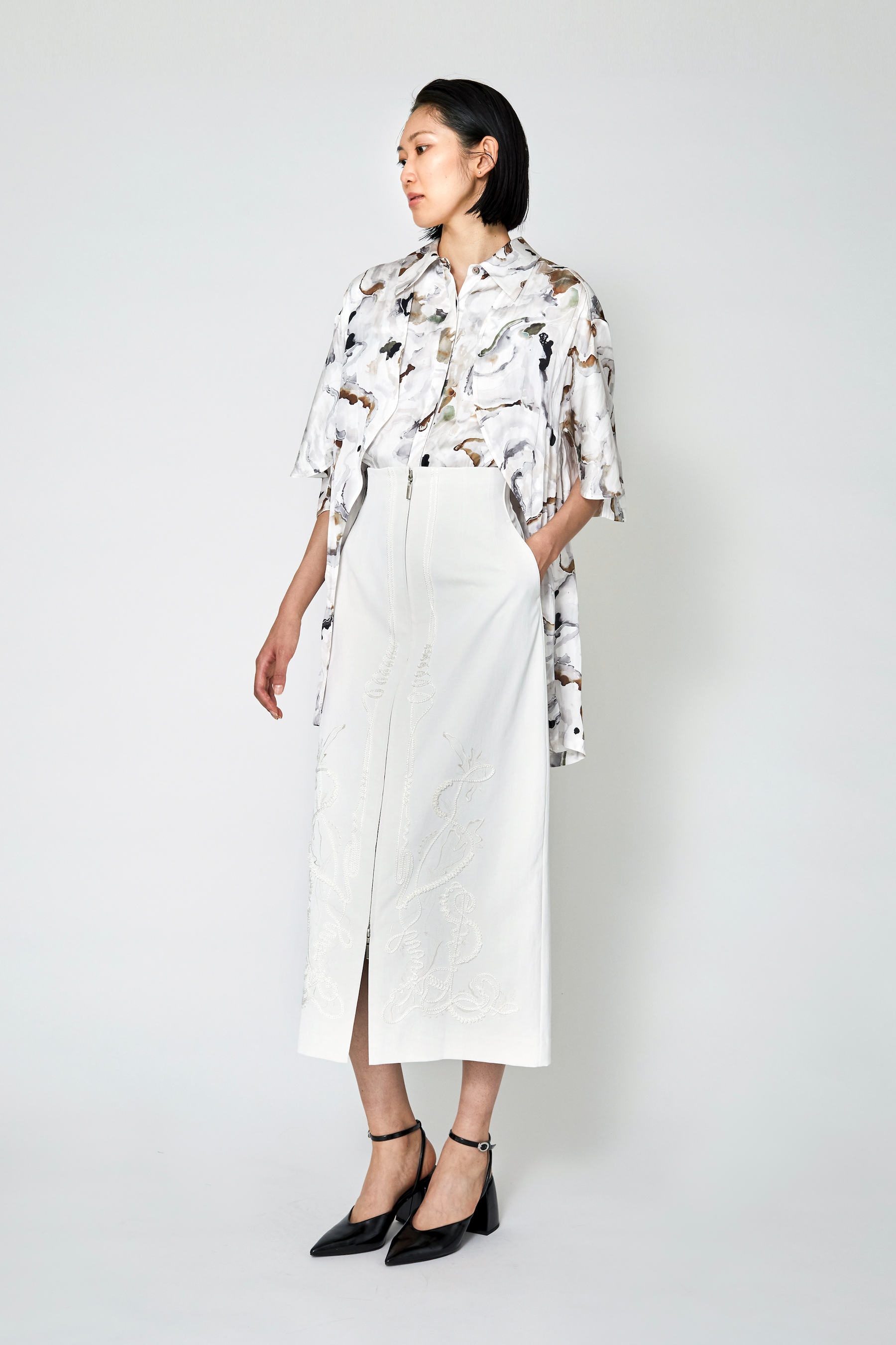 Cucurbita embroidered skirt (White)
