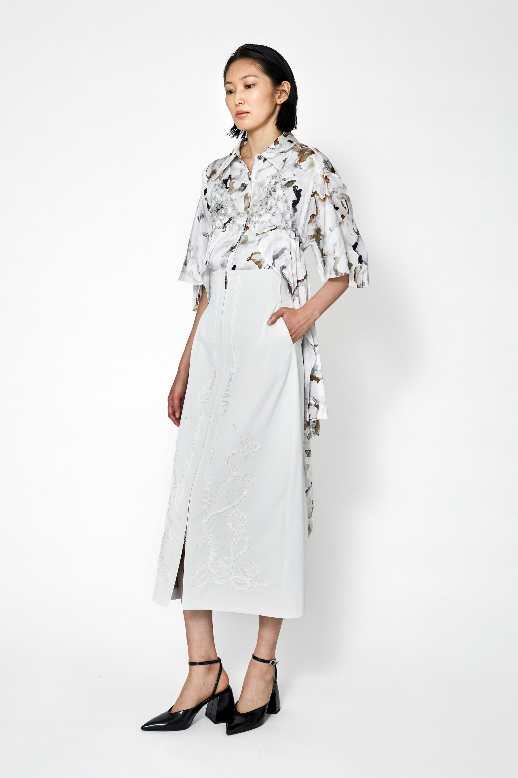 Cucurbita embroidered skirt (White)