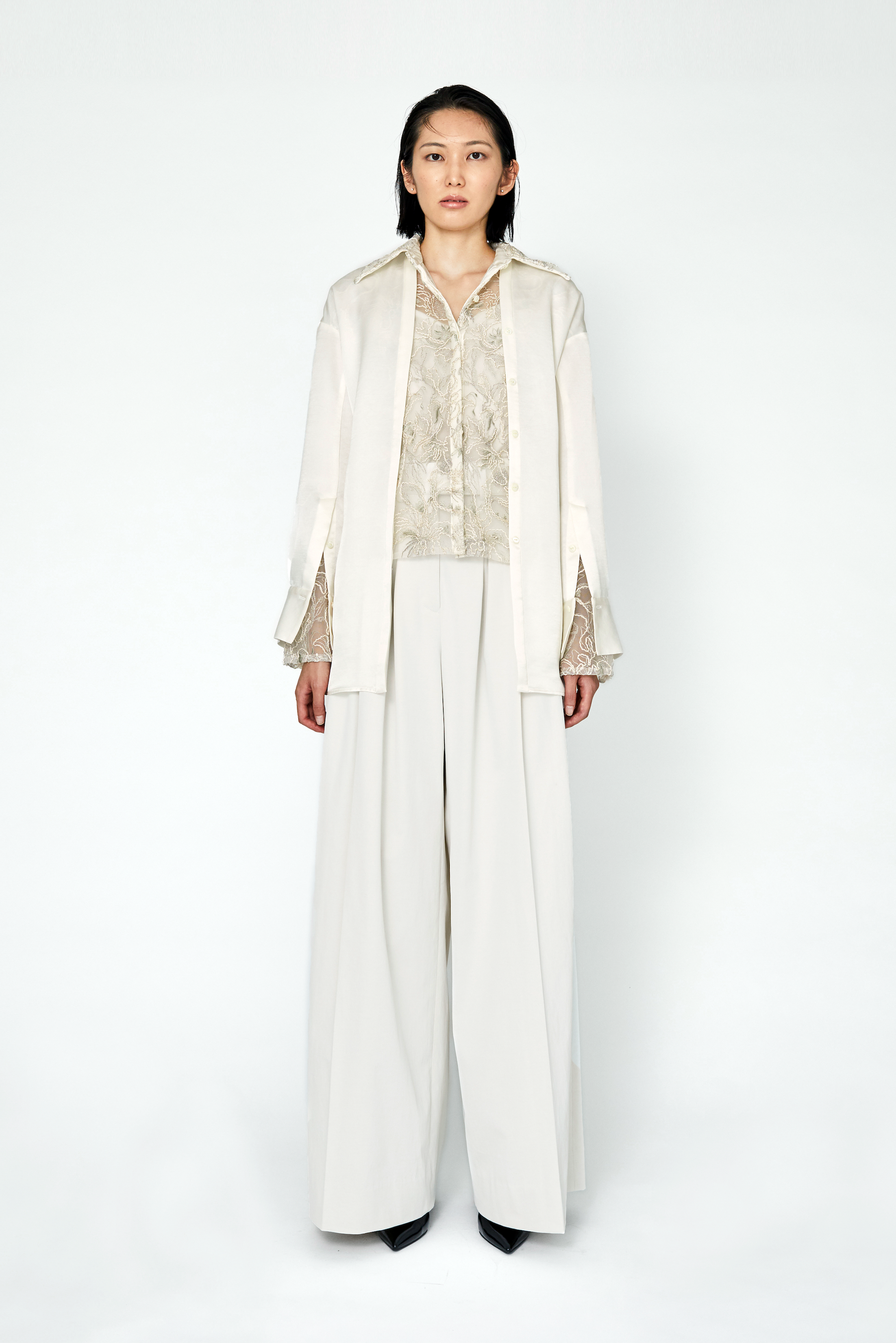 Seem flower lace shirt (Ivory)