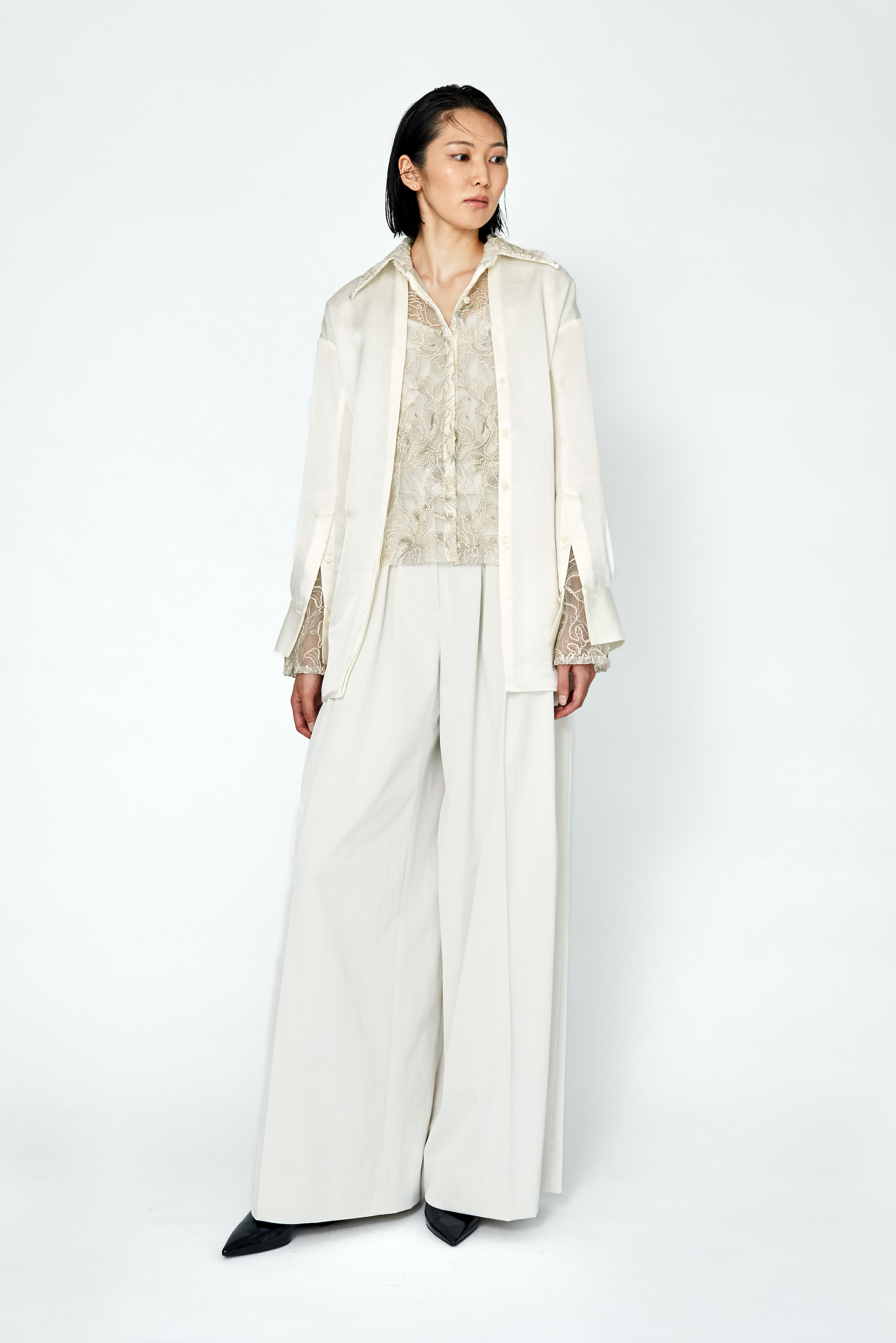 Seem flower lace shirt (Ivory)