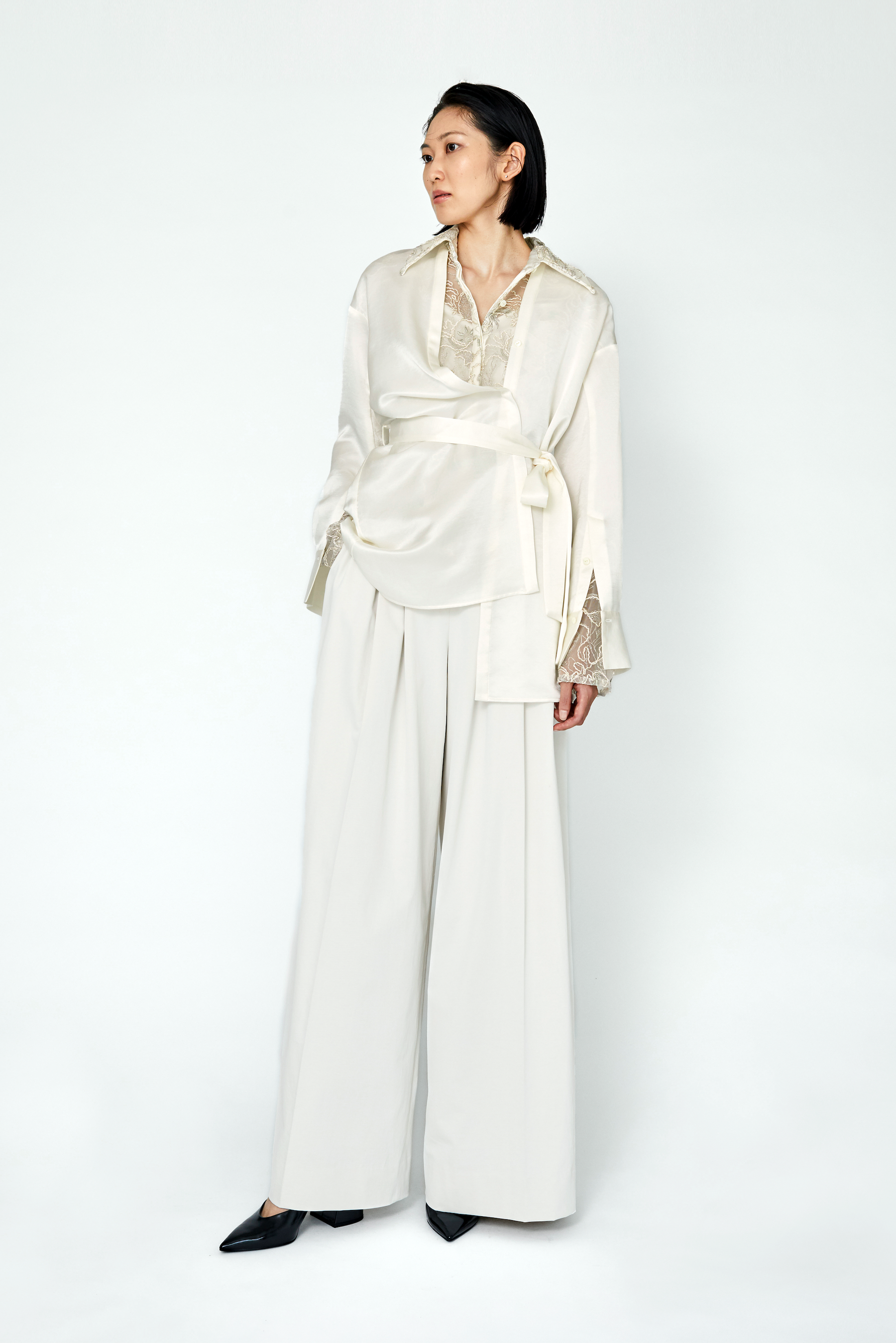 Seem flower lace shirt (Ivory)