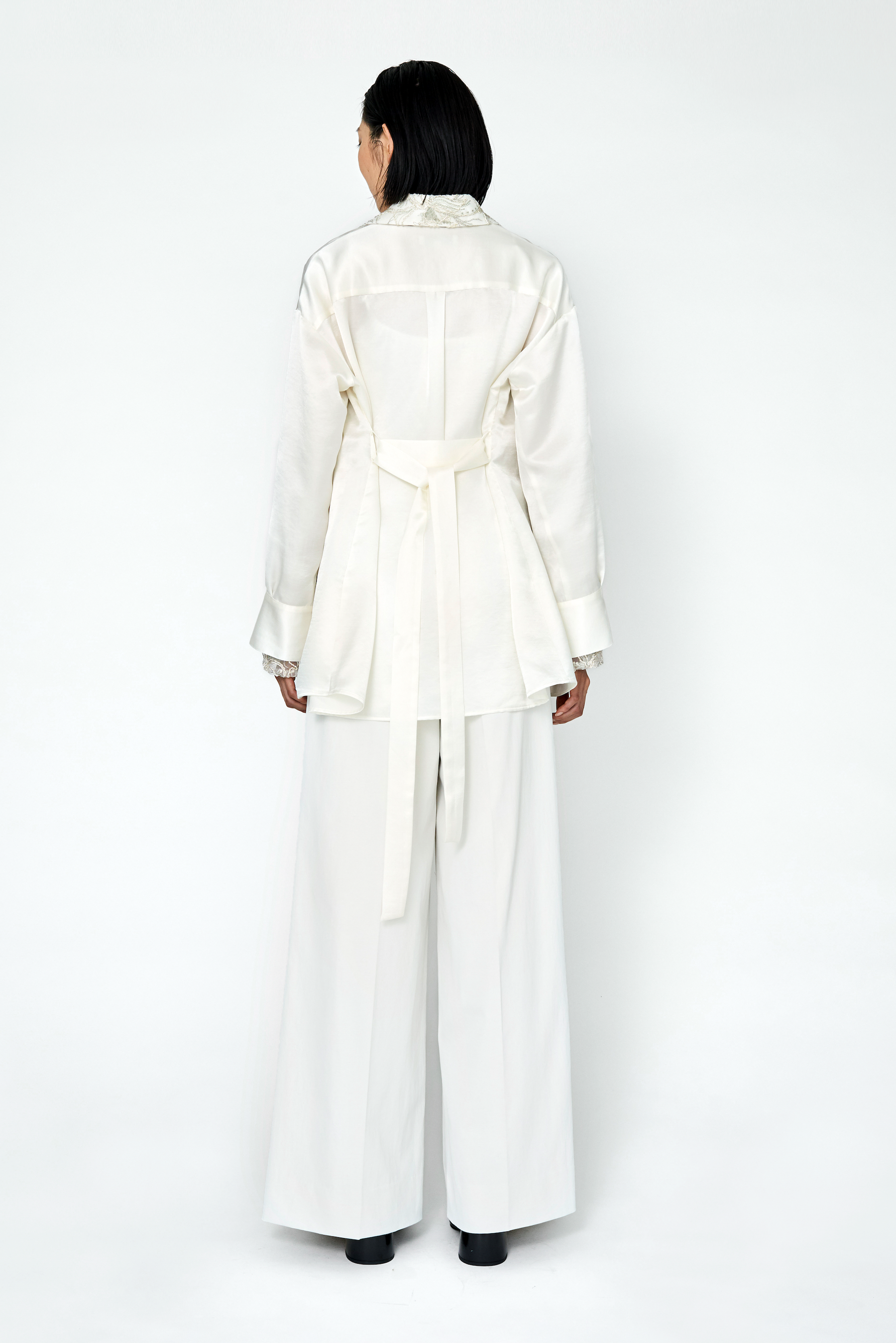 Seem flower lace shirt (Ivory)