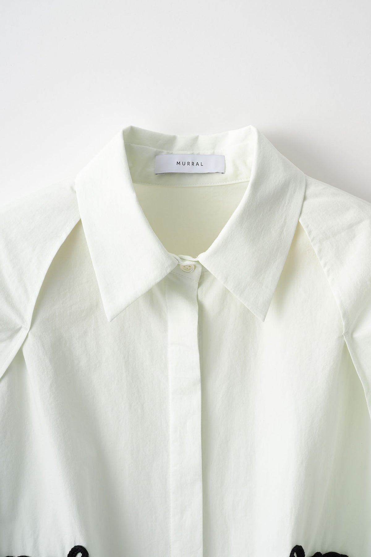 Trillium embroidered shirt (Pale mint)