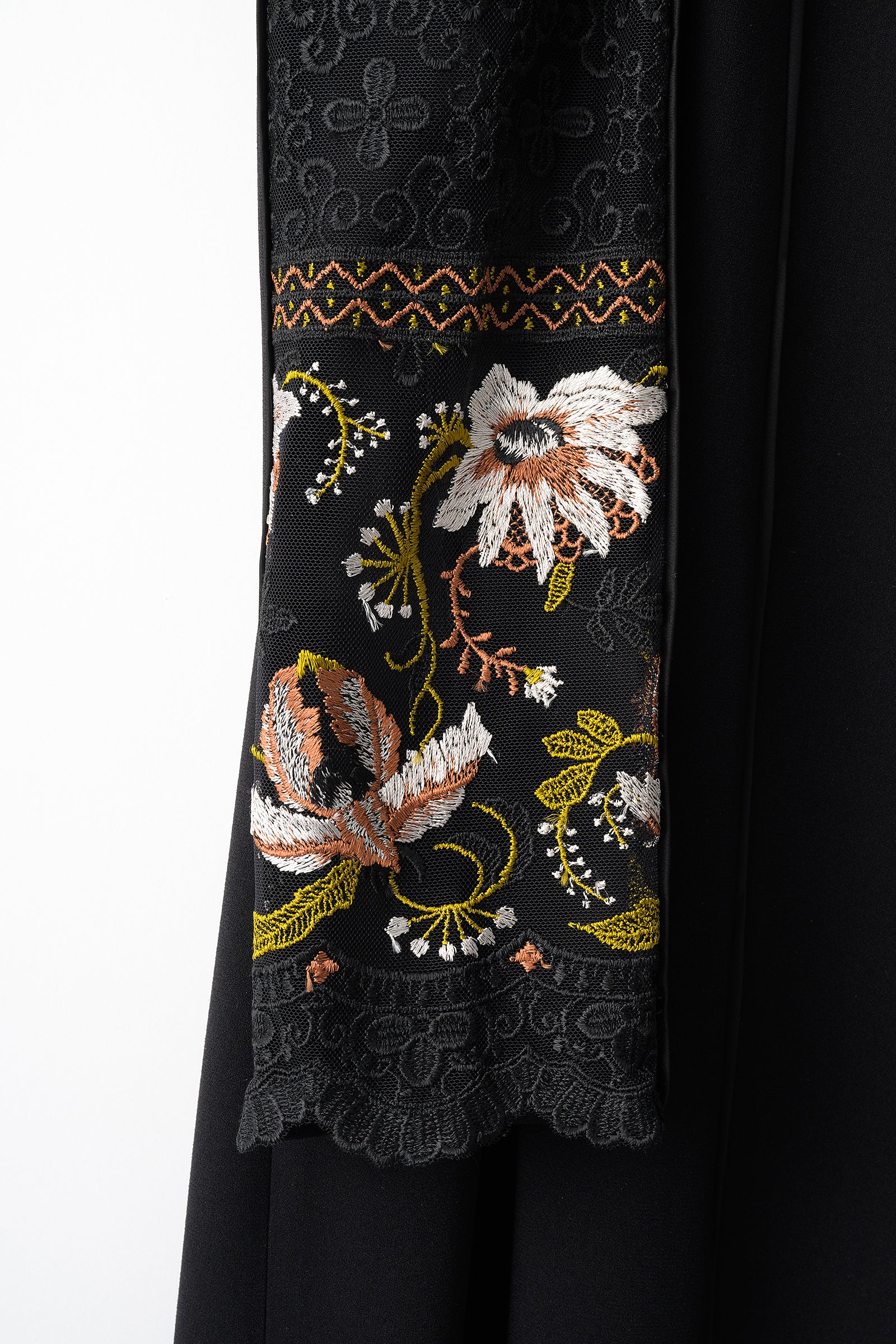 Petal collar lace dress (Black)