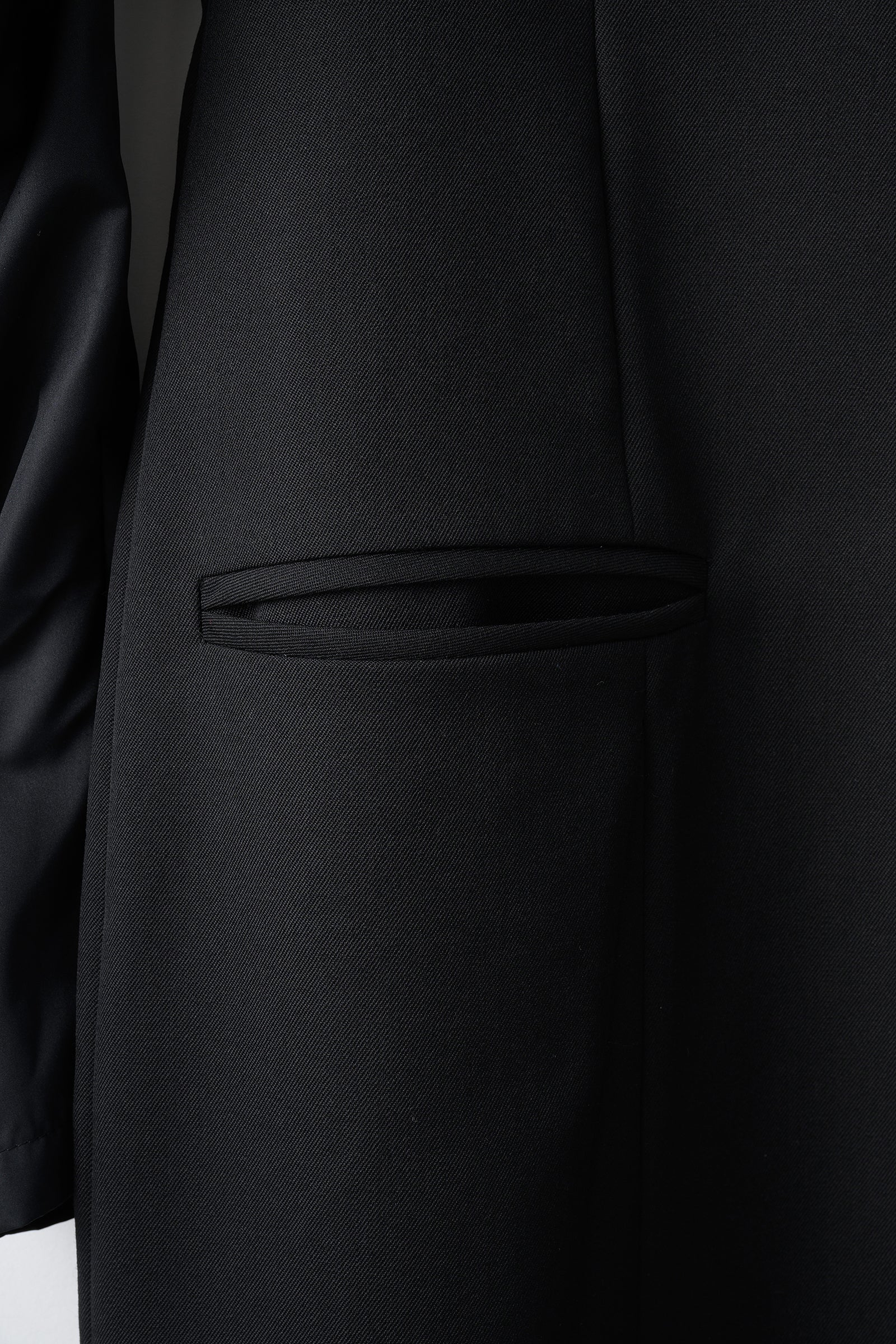 Twist sleeve mini dress (Black)