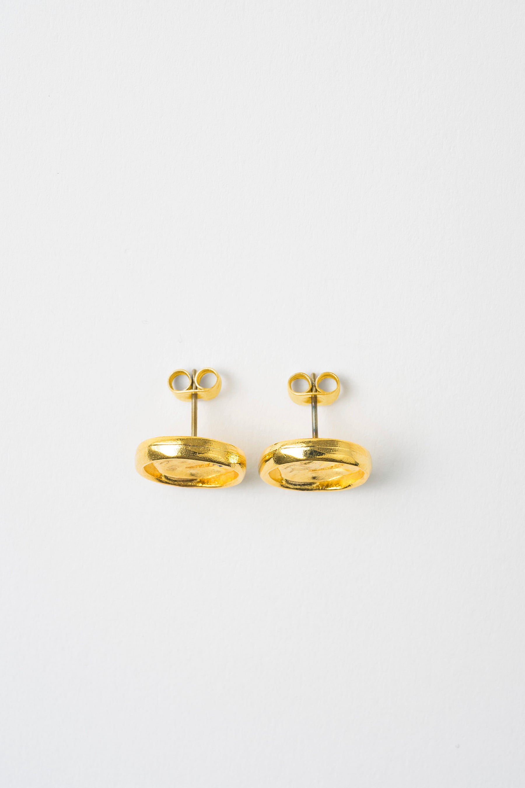 Crack button pierced earring (Gold)
