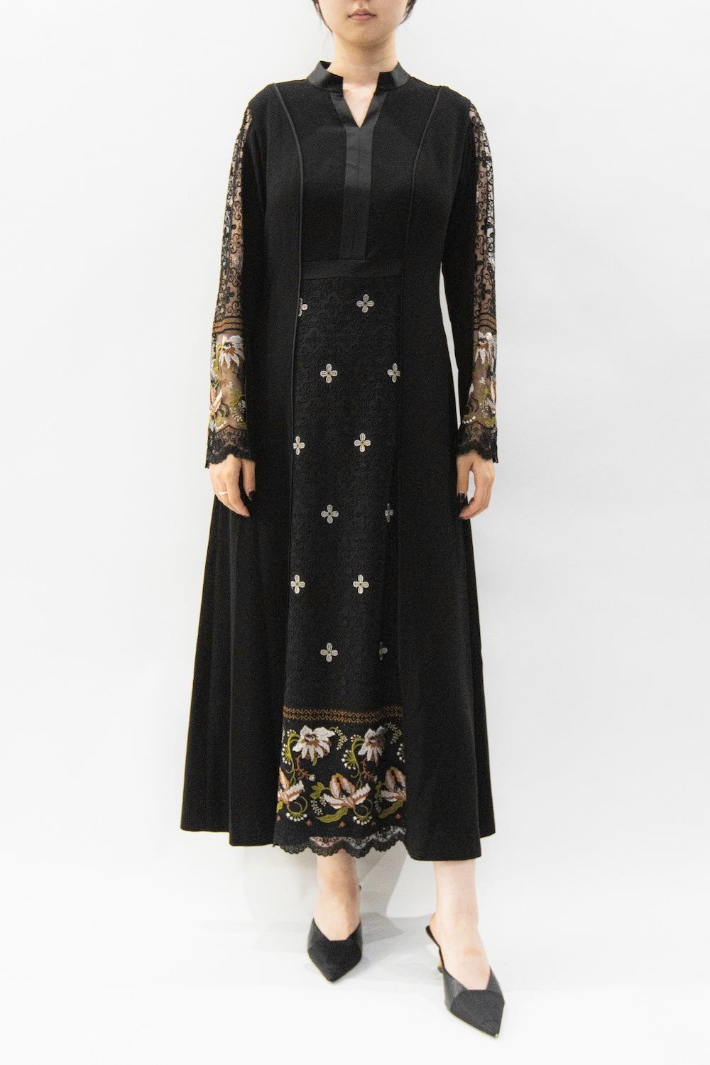 MURRAL Framed flower lace dress (Black)