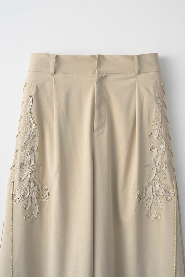 Glimmer embroidered slacks (Beige)