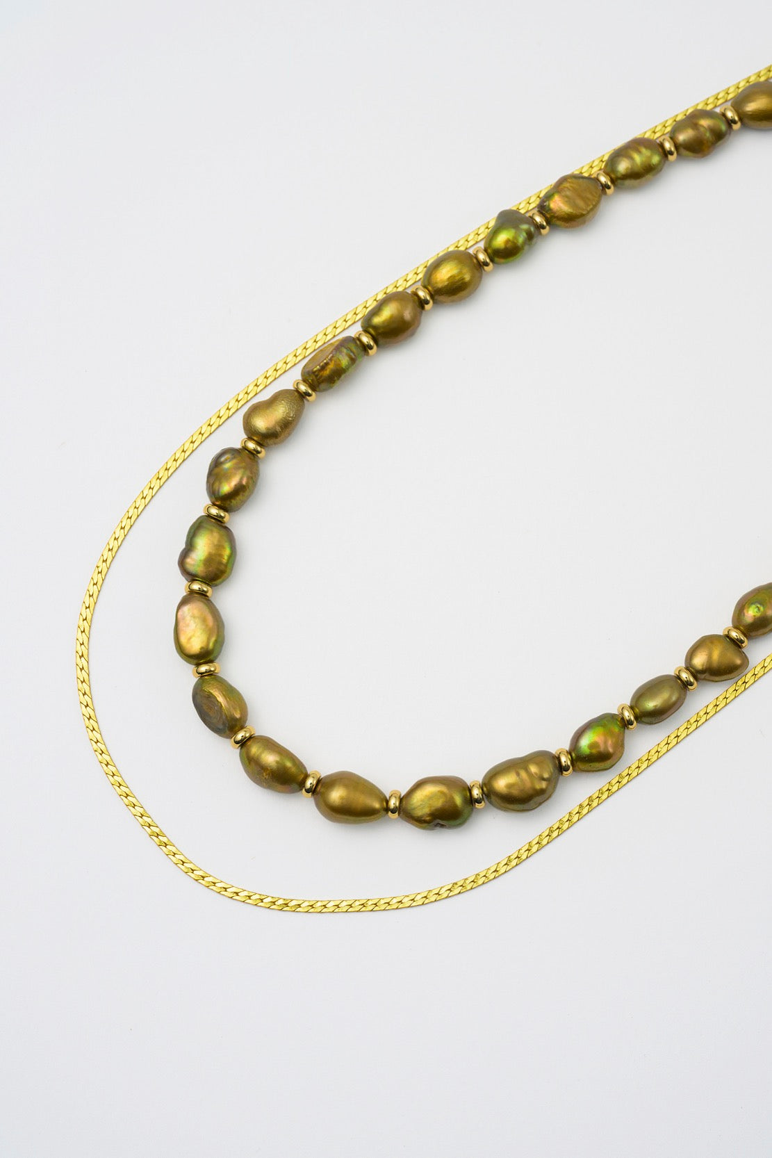 Faint pearl necklace (Gold)