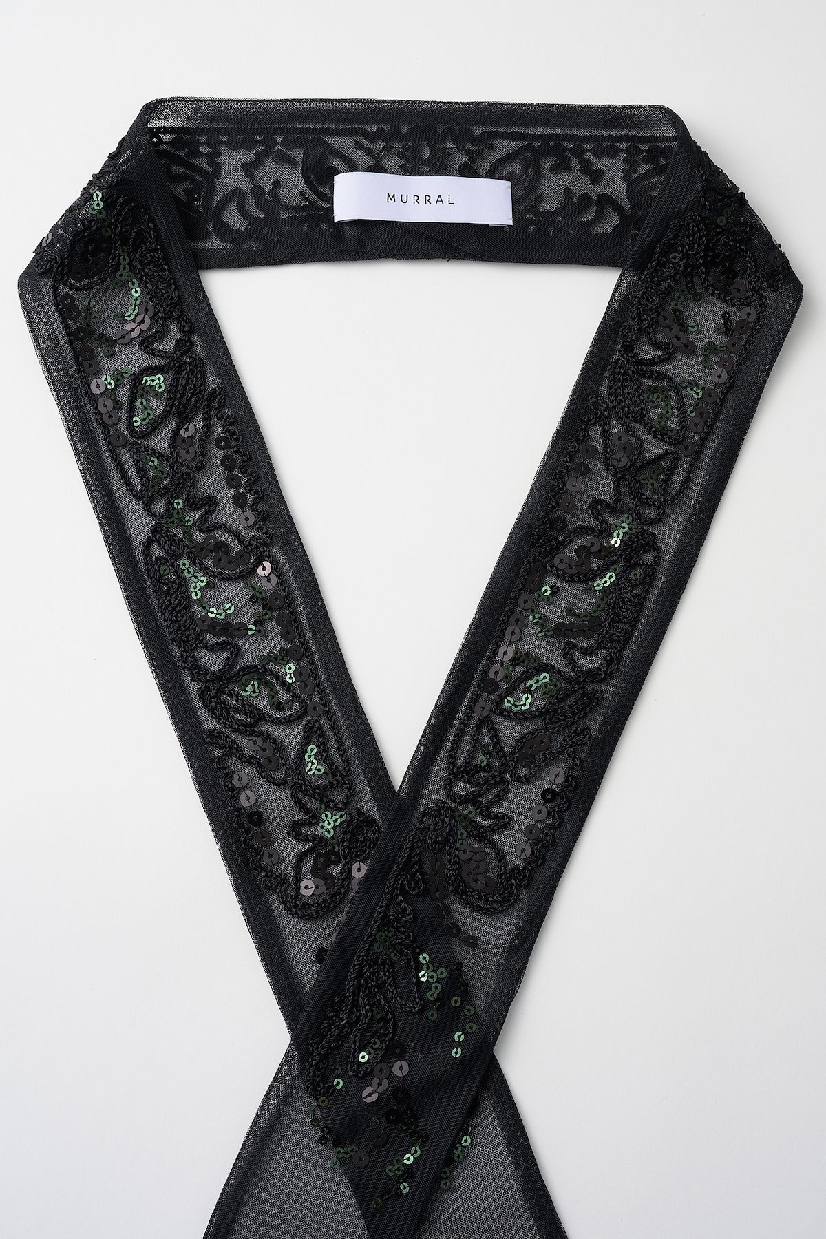Gleaming embroidered ribbon (Black)
