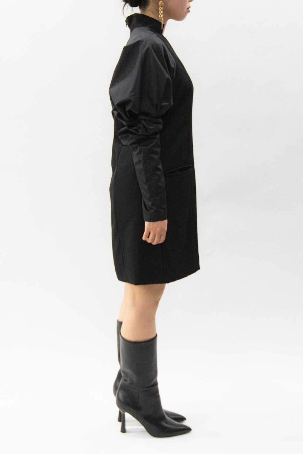MURRAL Twist sleeve mini dress (Black)