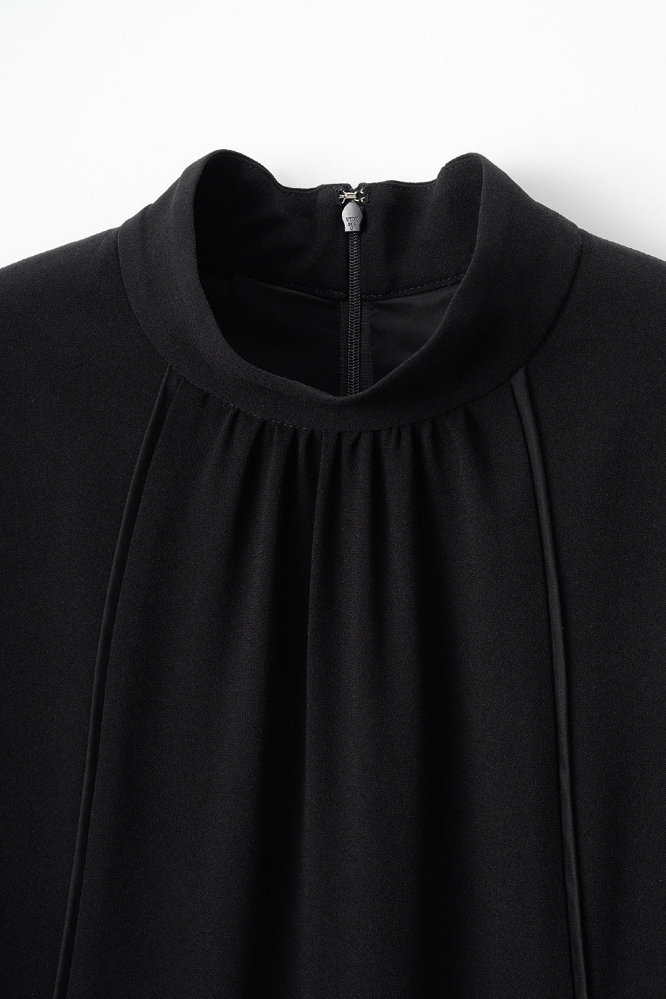 Petal sleeve lace dress (Black)