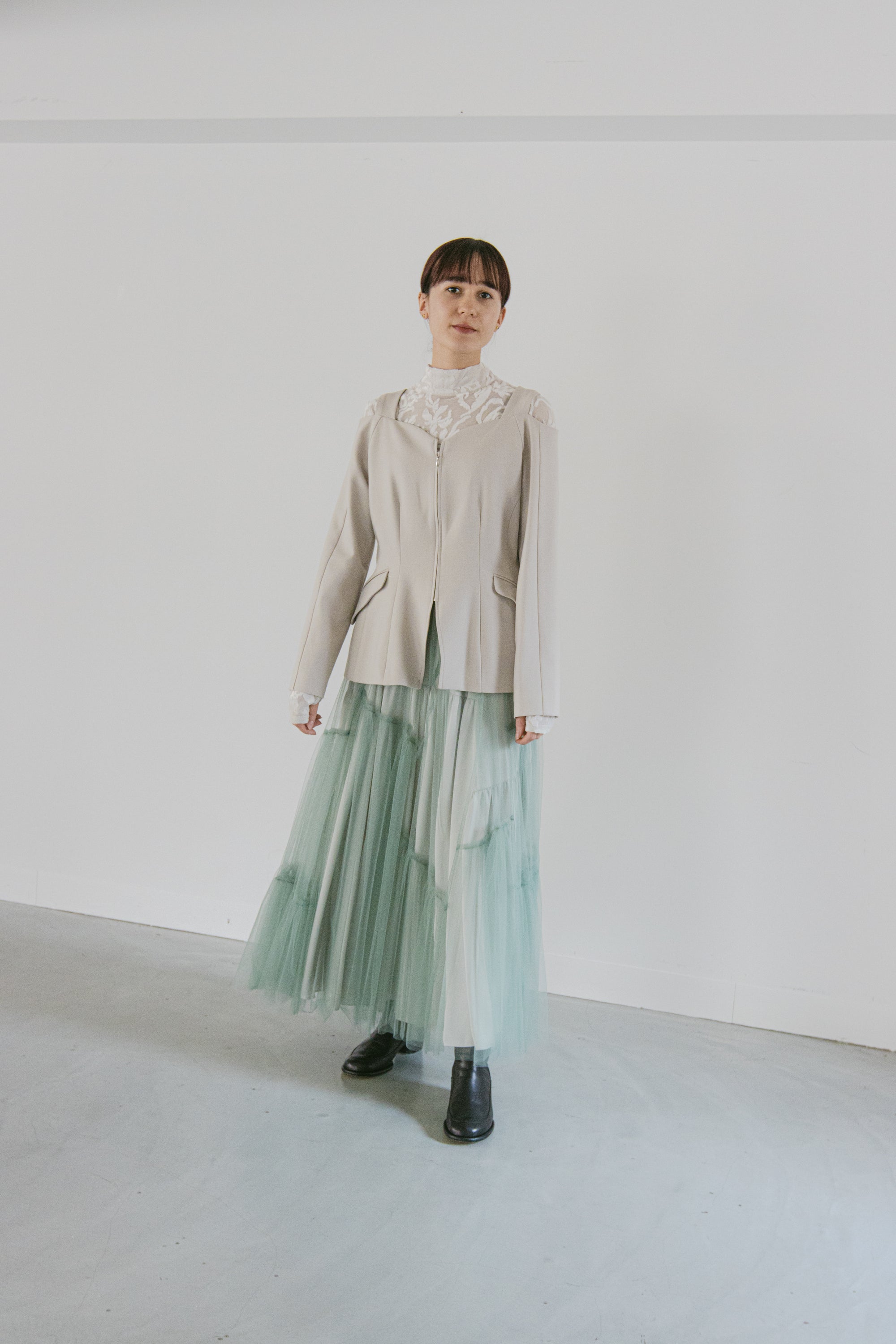 MURRAL Melt off shoulder jacket (Ivory)
