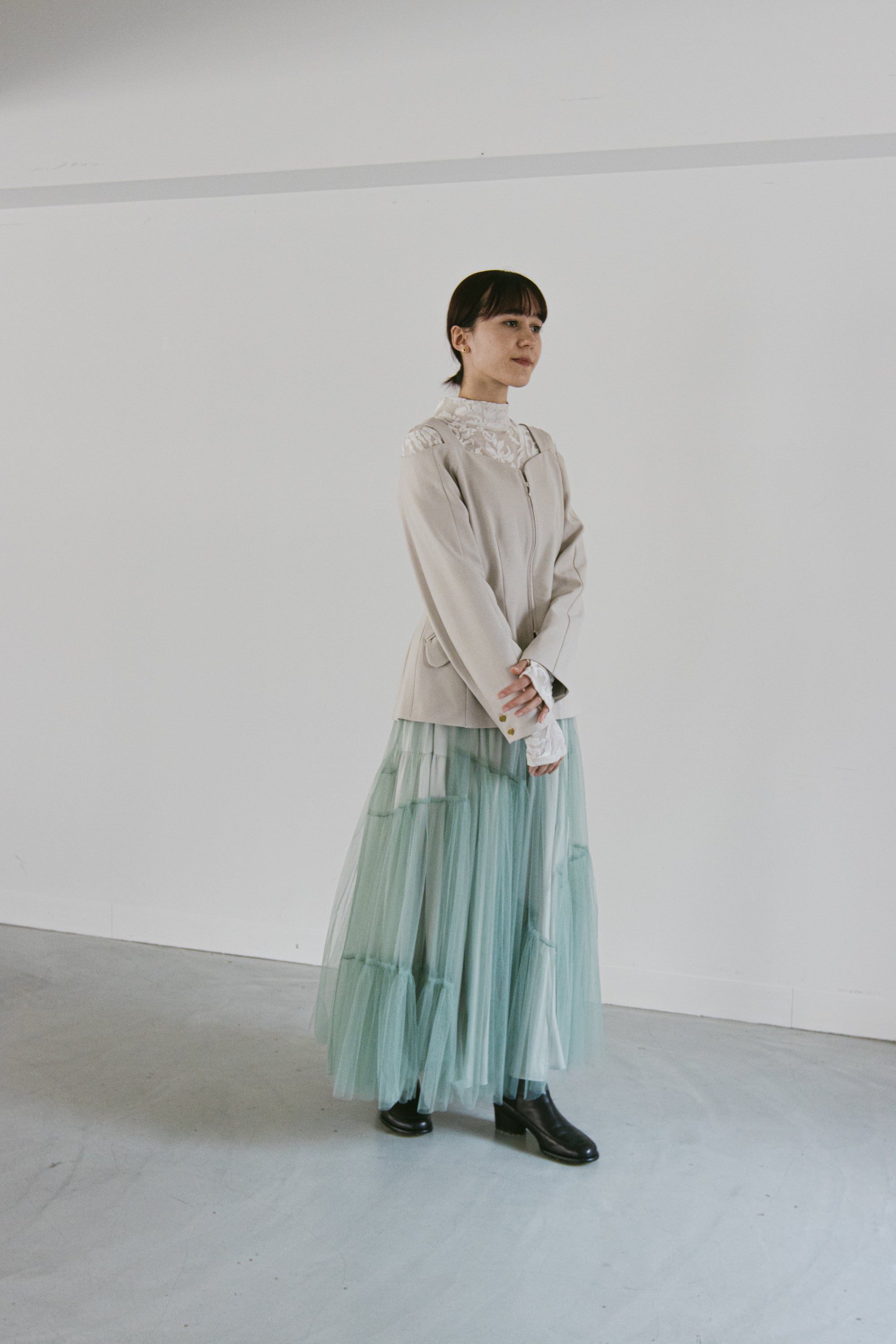 MURRAL Melt off shoulder jacket (Ivory)
