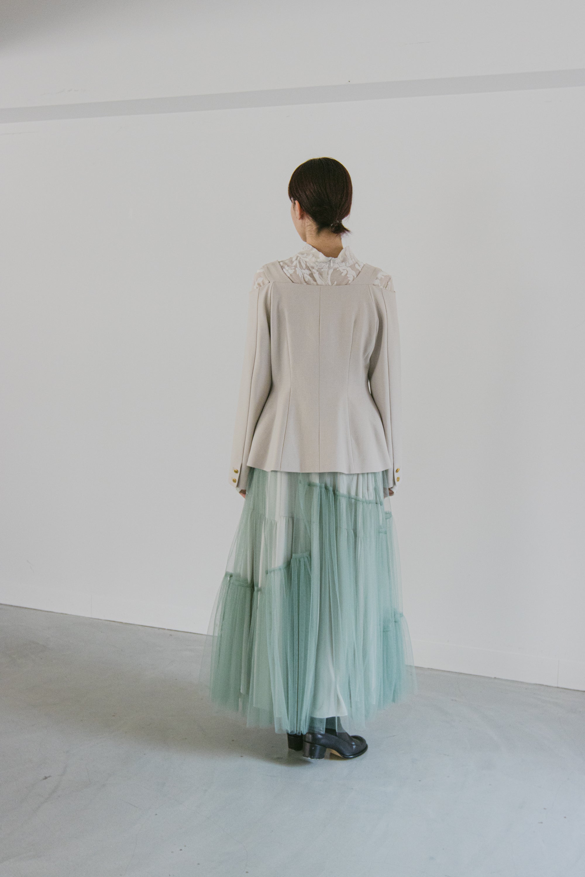 MURRAL Melt off shoulder jacket (Ivory)