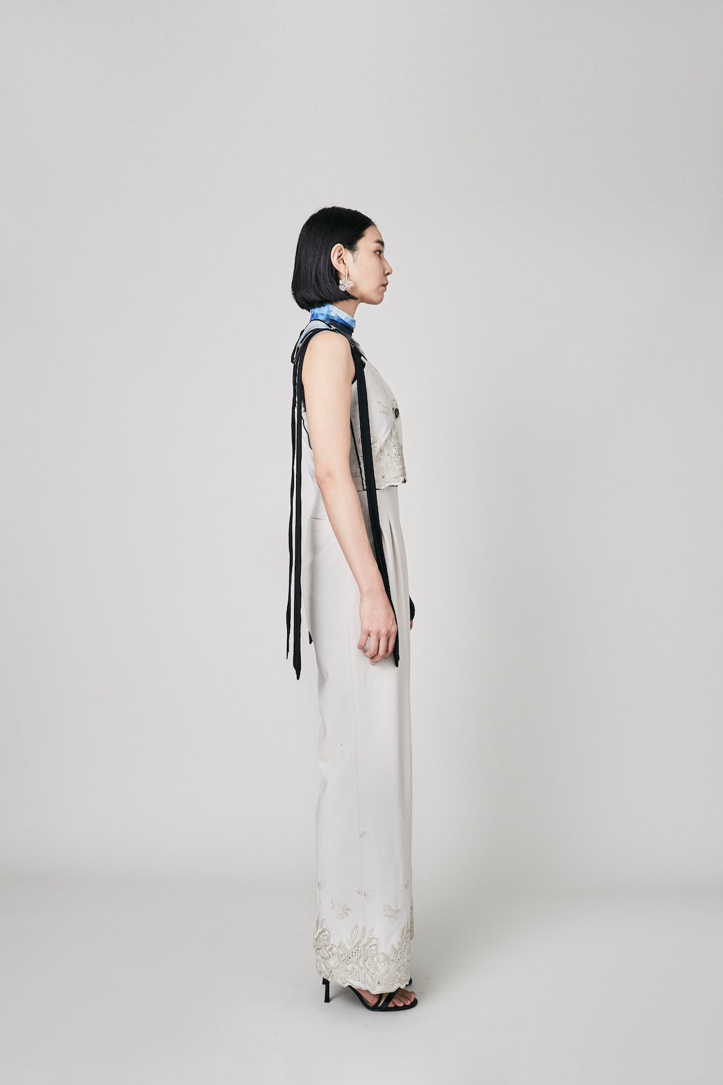 "Wake" sheer sleeveless top (Blue)