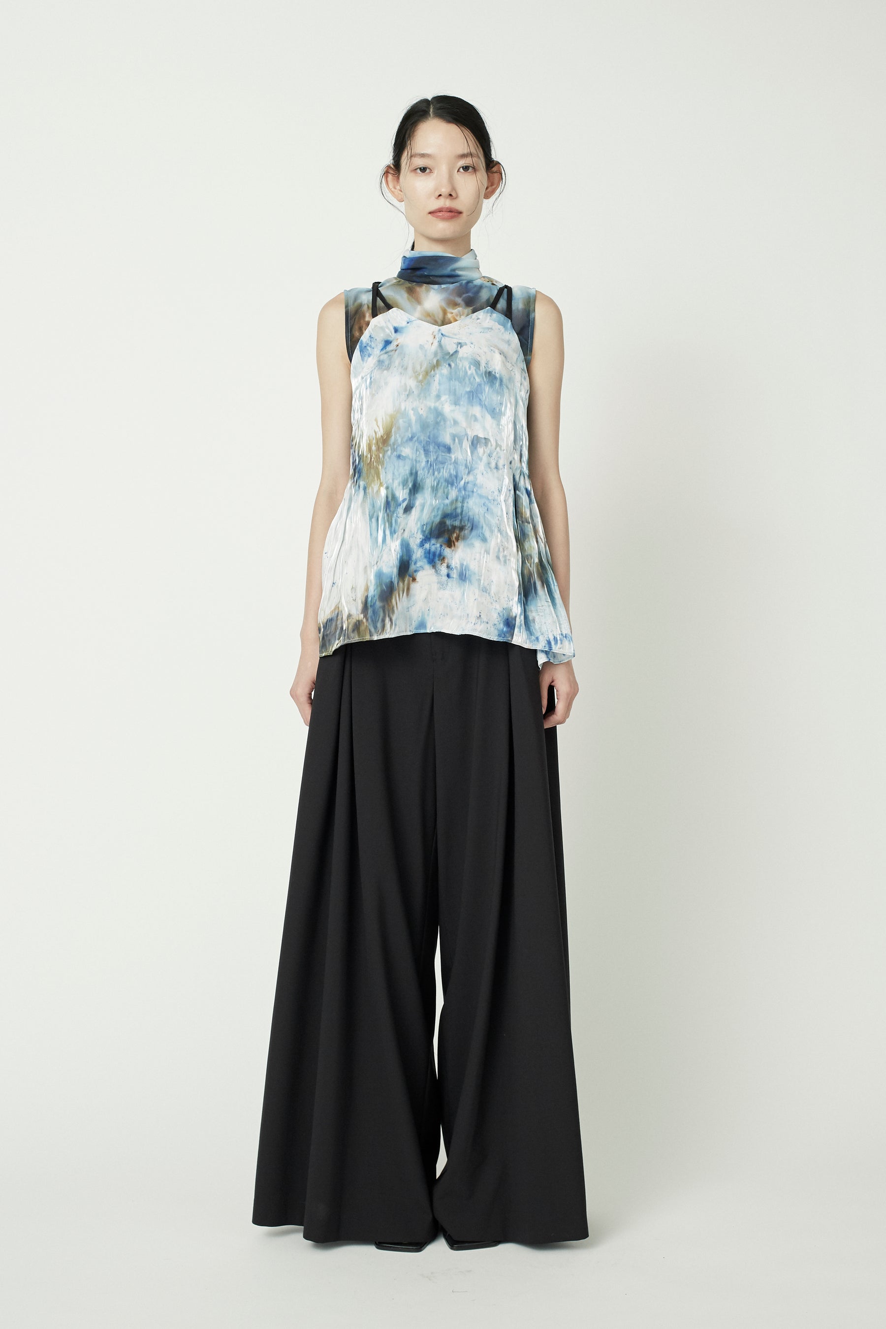 "Wake" sheer sleeveless top (Blue)