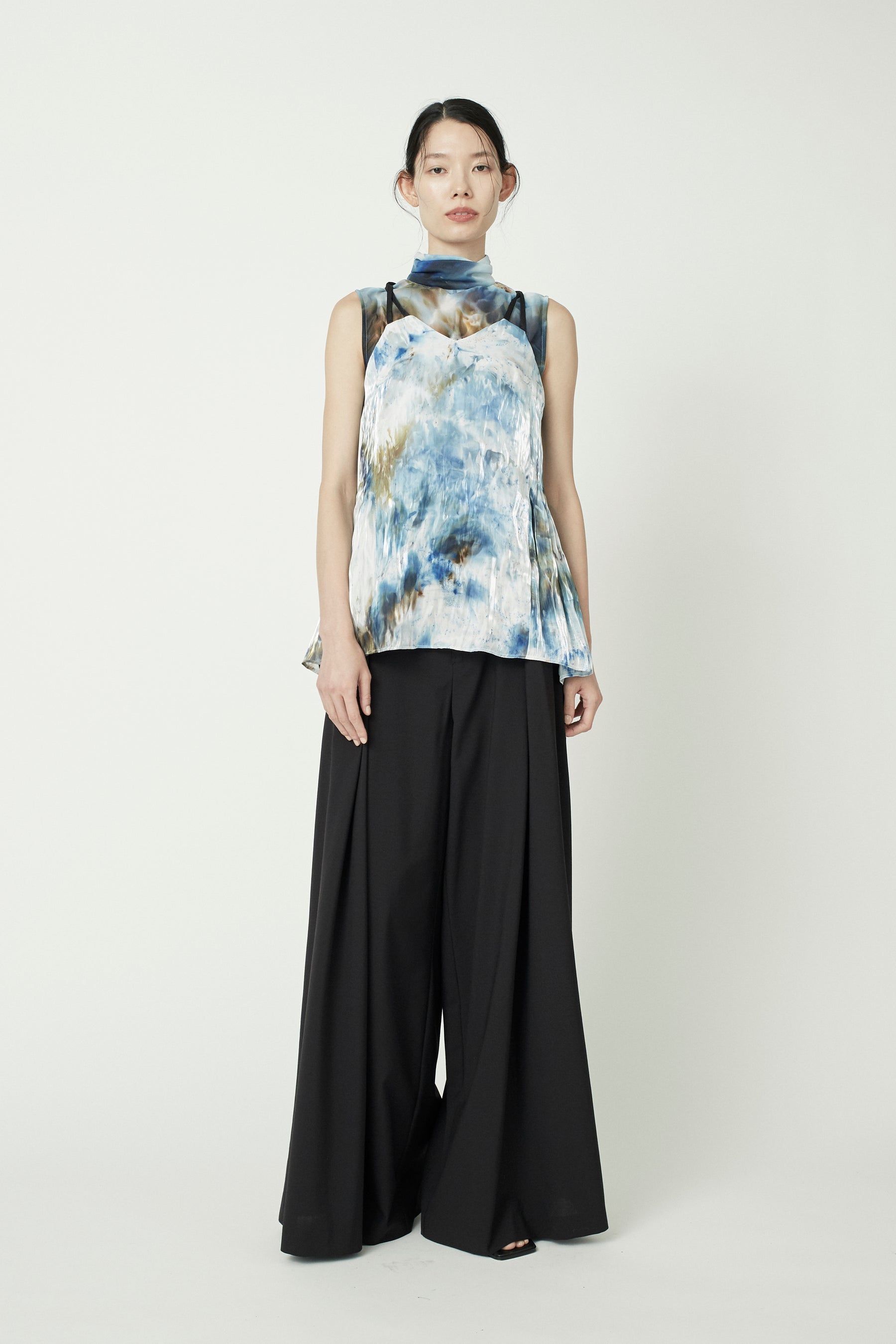 "Wake" sheer sleeveless top (Blue)