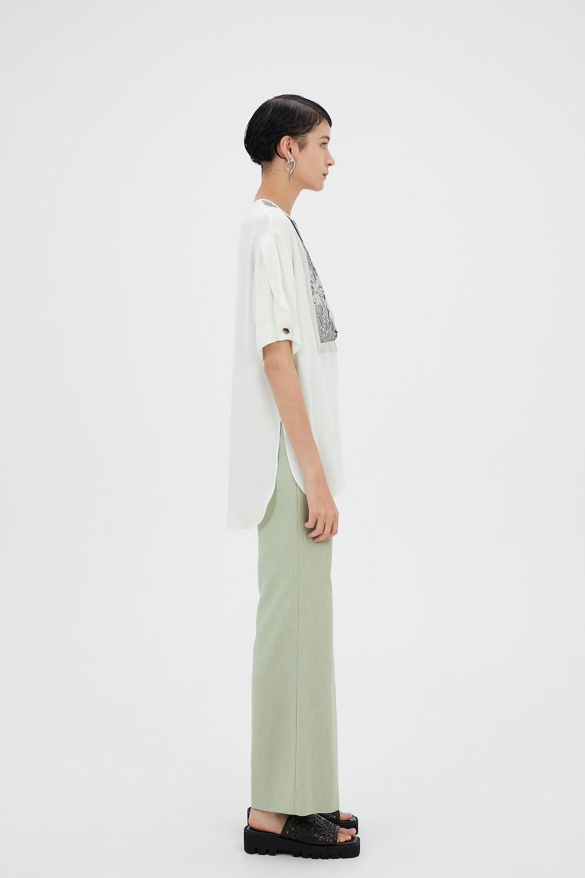 Tucked flare trousers (Light green)