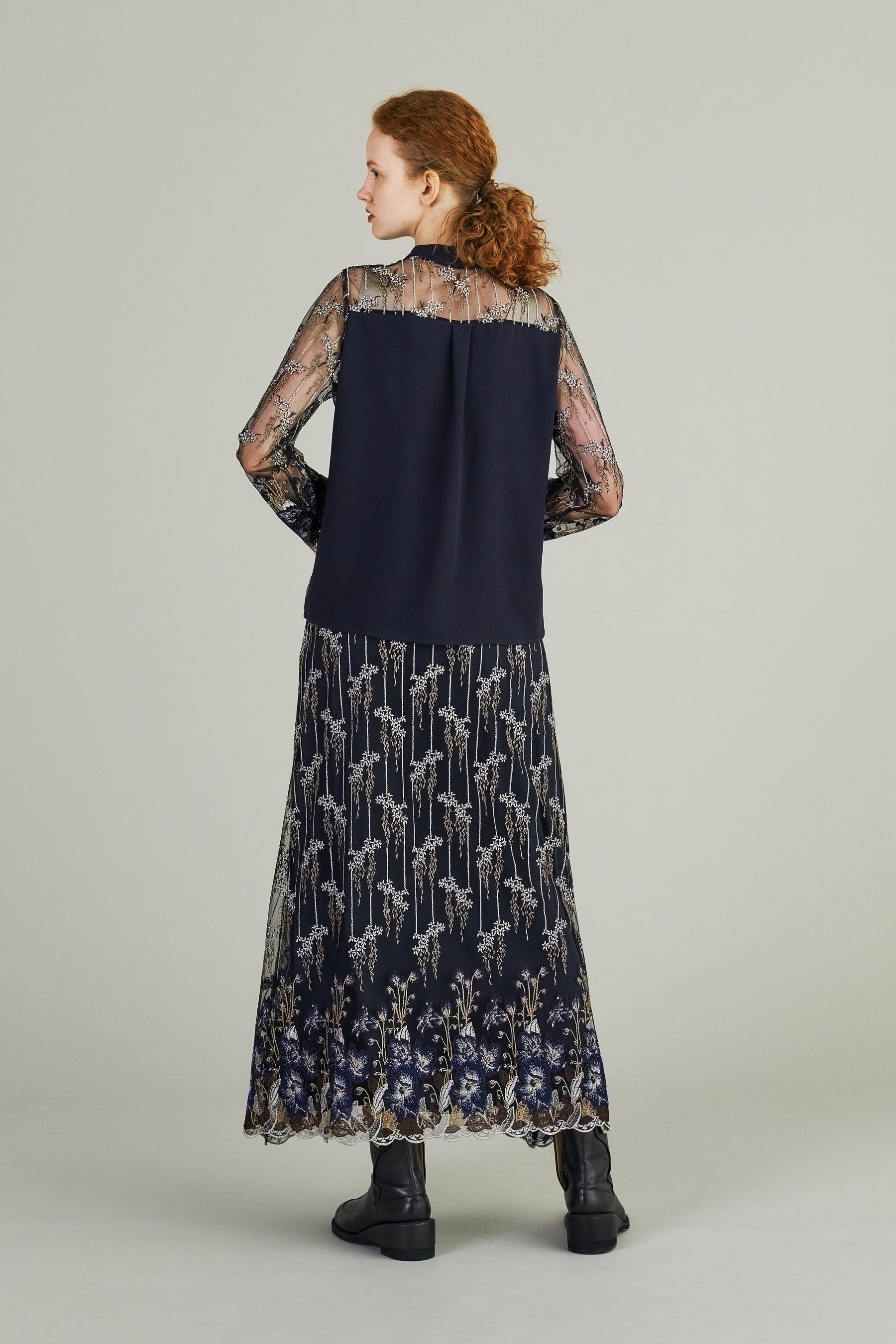 Everlasting embroidery lace blouse (Navy)