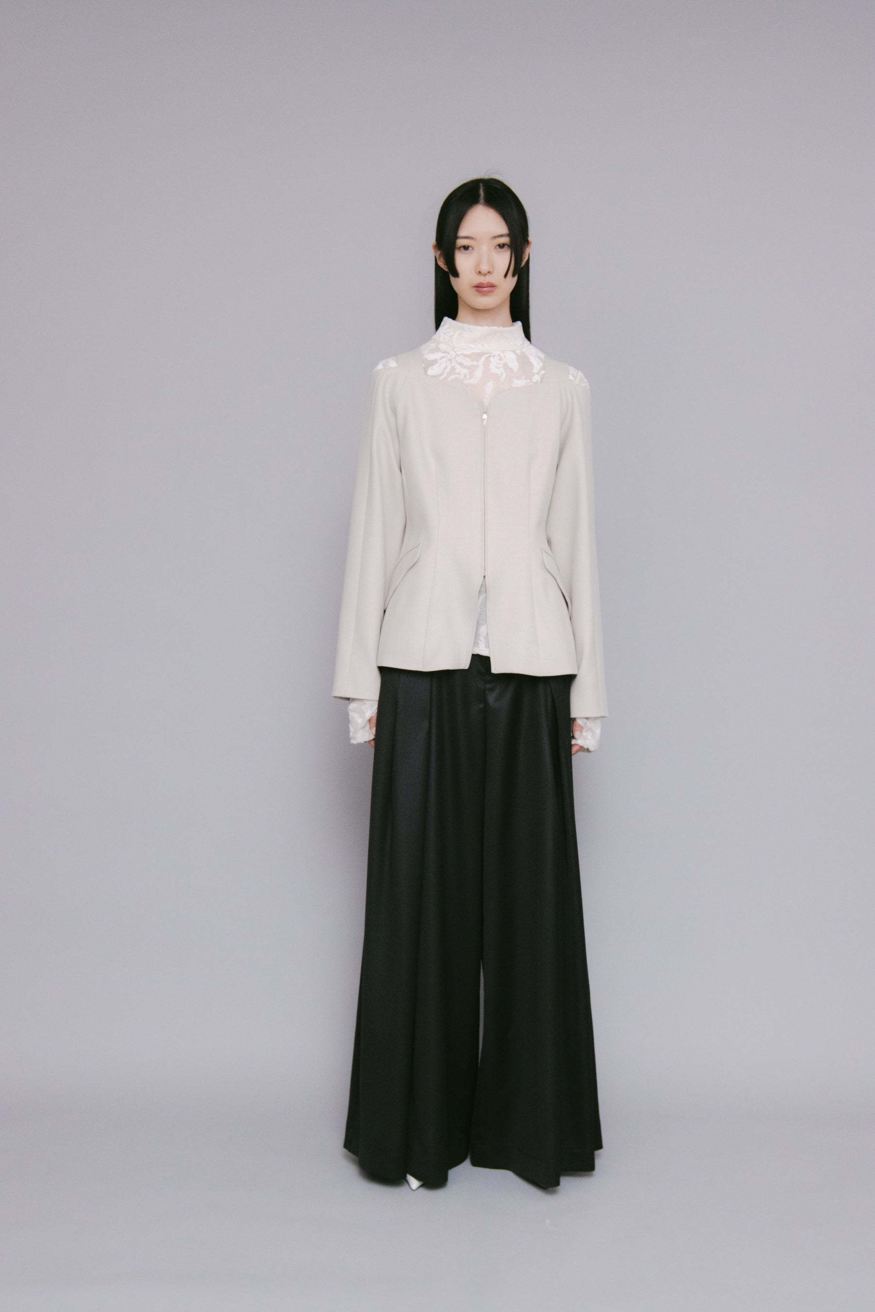 Melt off shoulder jacket (Ivory)