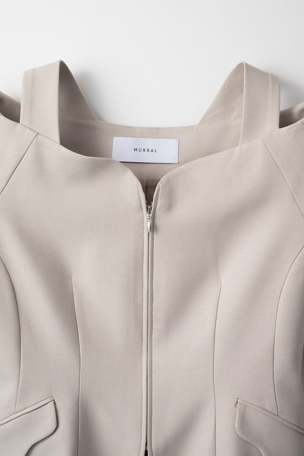 Melt off shoulder jacket (Ivory)