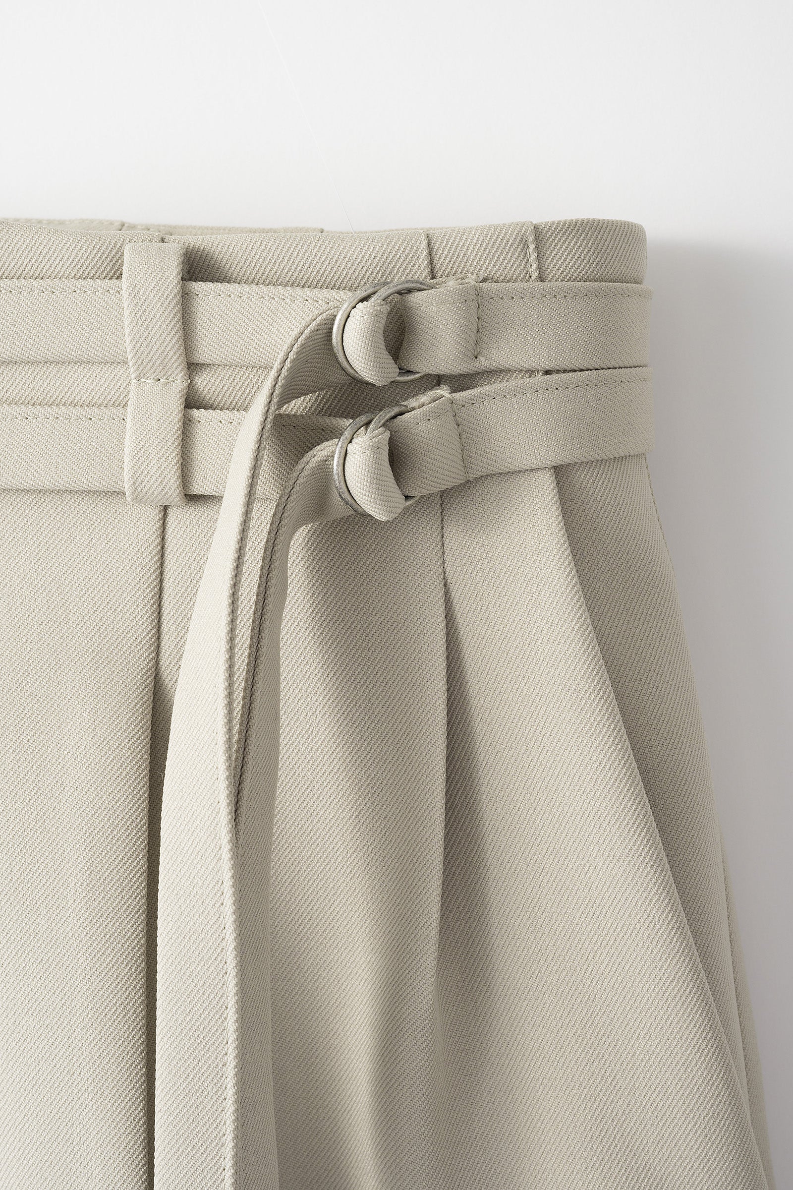 Flow string trousers (Light gray)