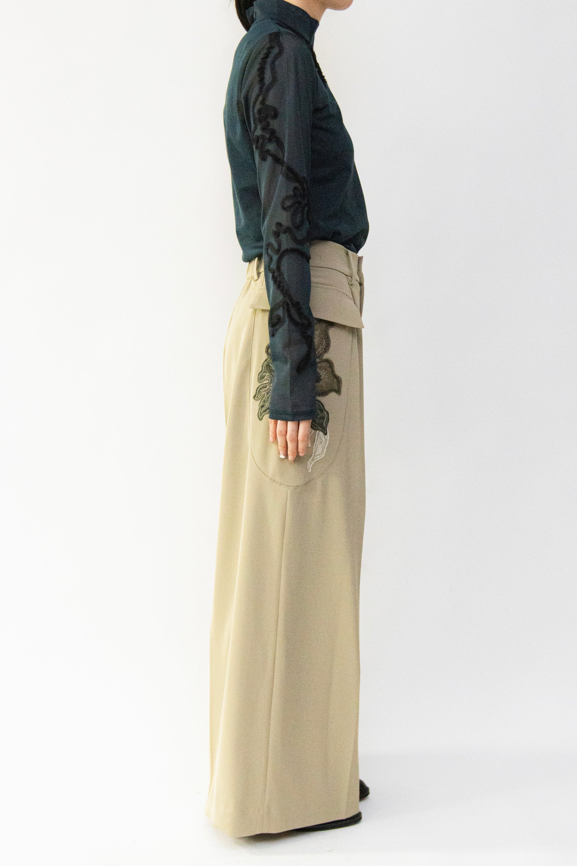 MURRAL Patchwork embroidered slacks (Beige)