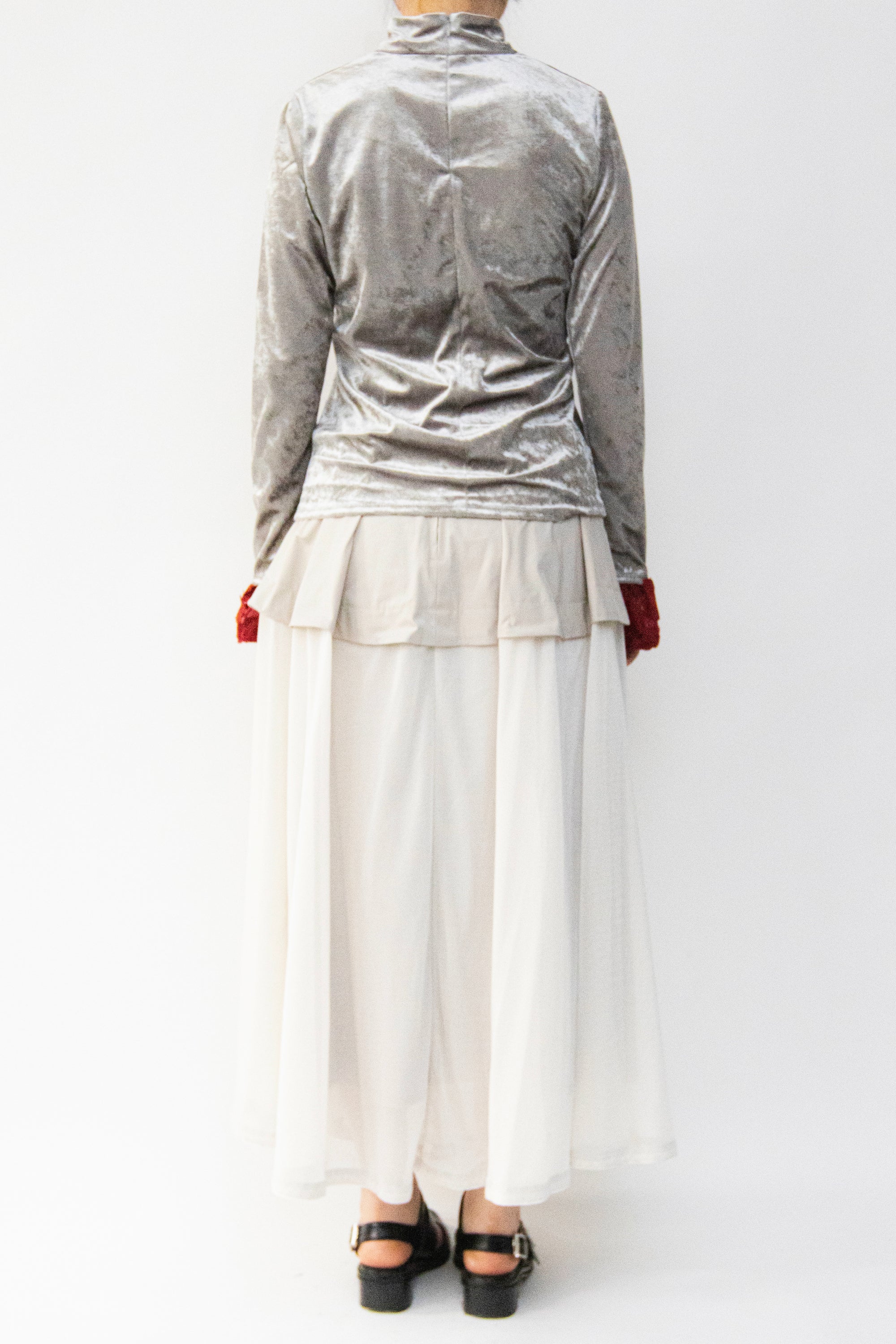 MURRAL Petals carpet embroidered tops (Gray)