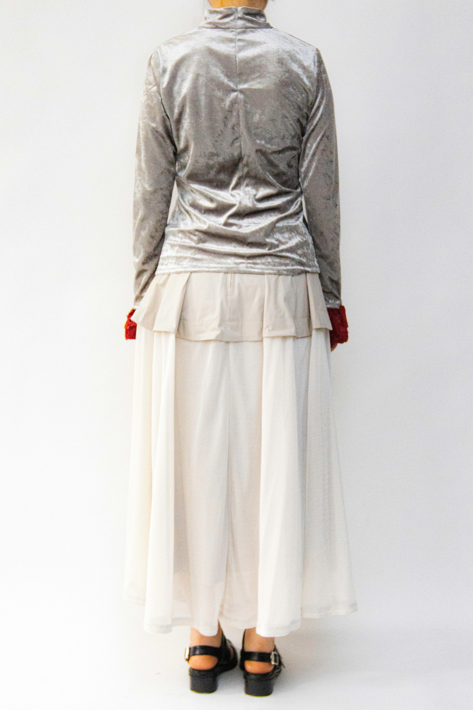 MURRAL Petals carpet embroidered tops (Gray)