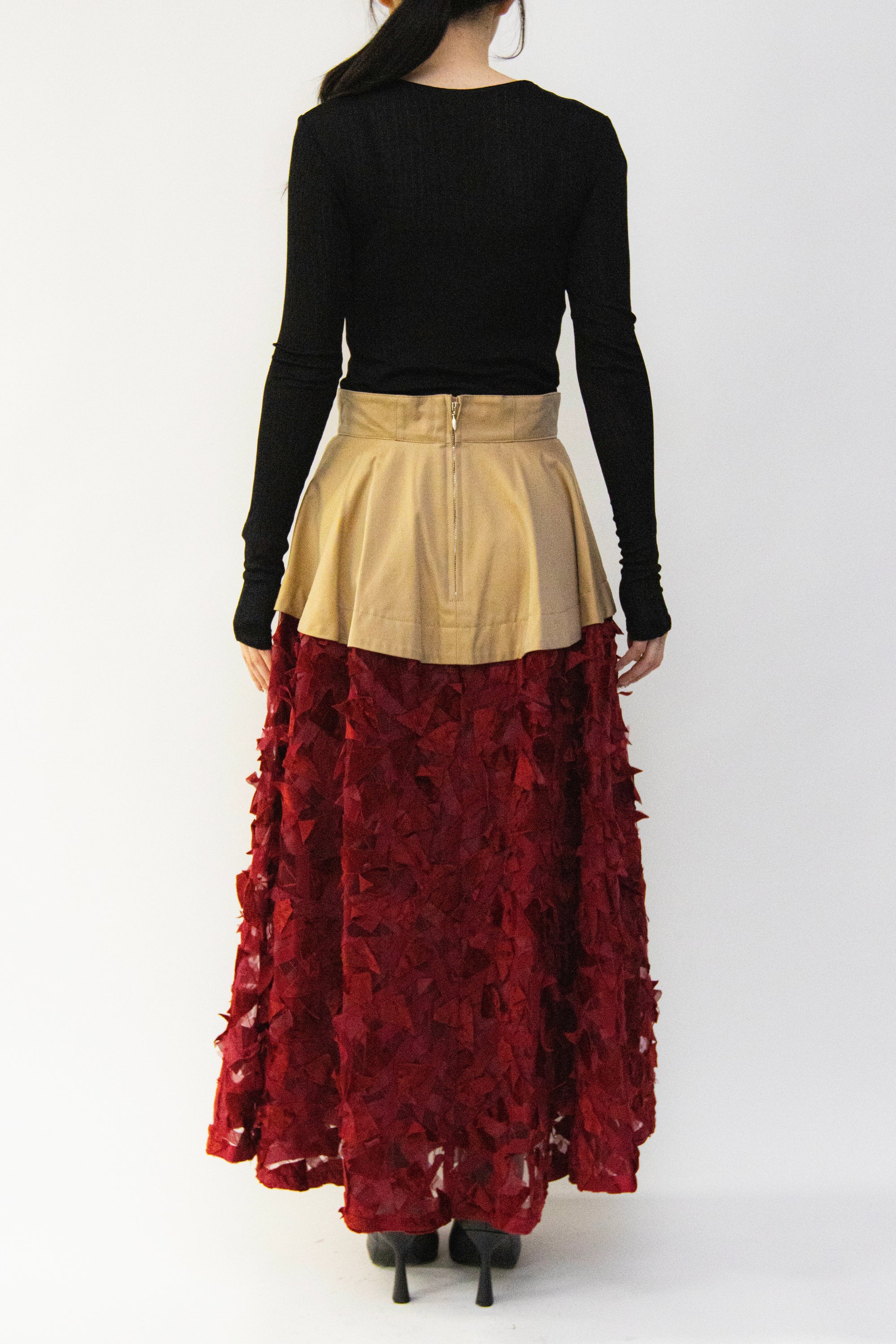 MURRAL Petals carpet embroidered skirt (Red)