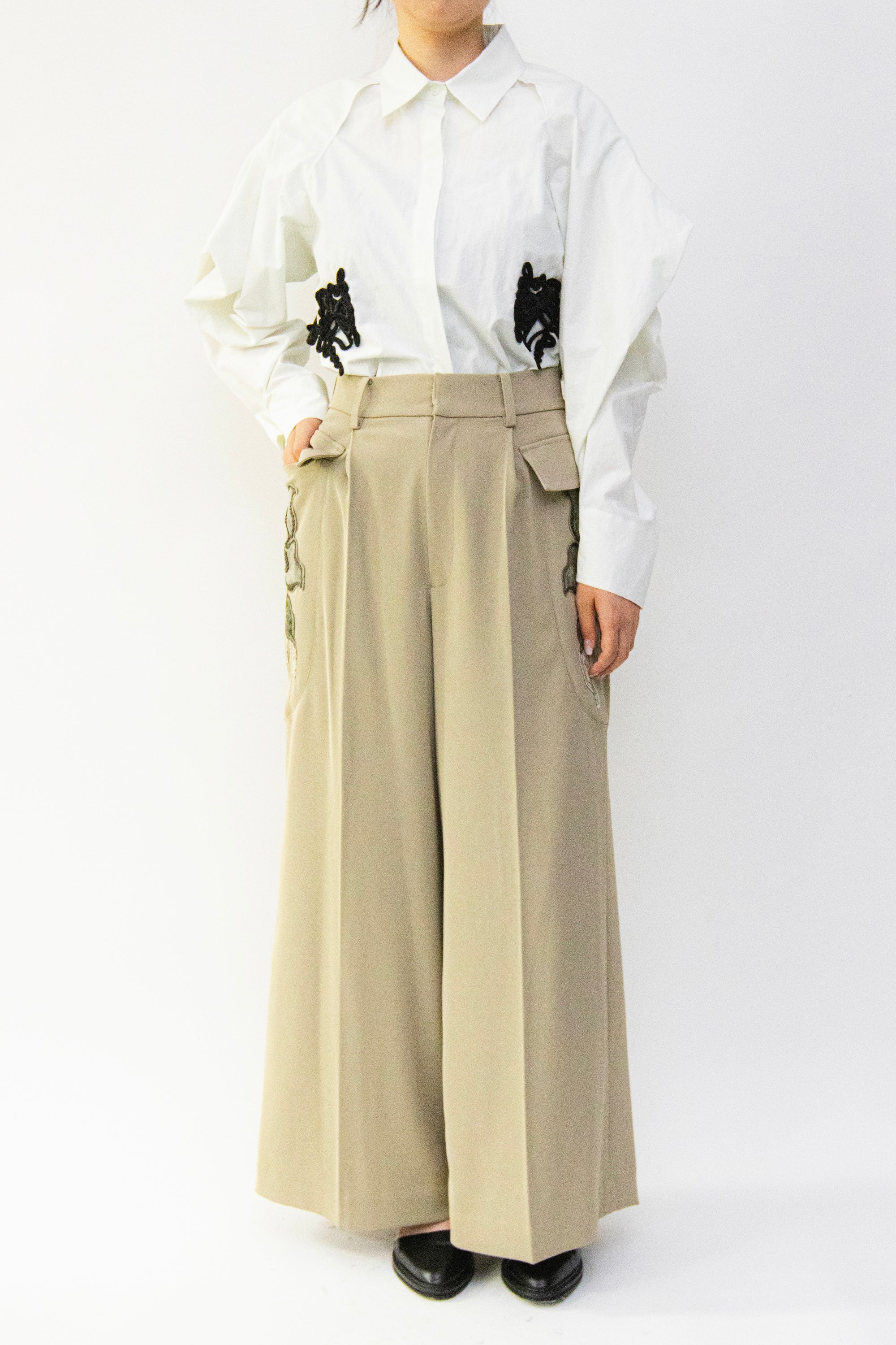 MURRAL Patchwork embroidered slacks (Beige)
