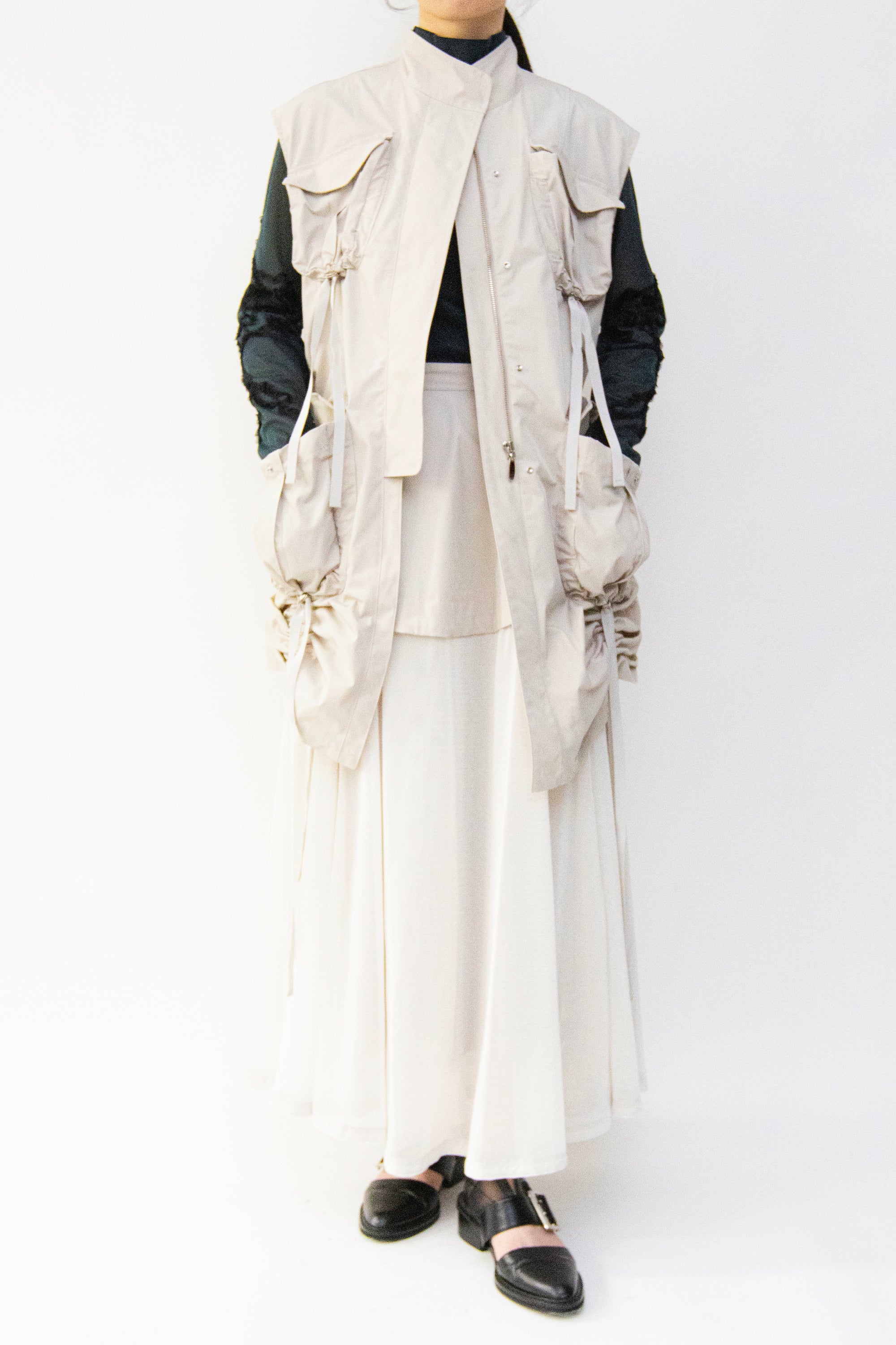 MURRAL Sleeveless gathered military jacket (Light gray)