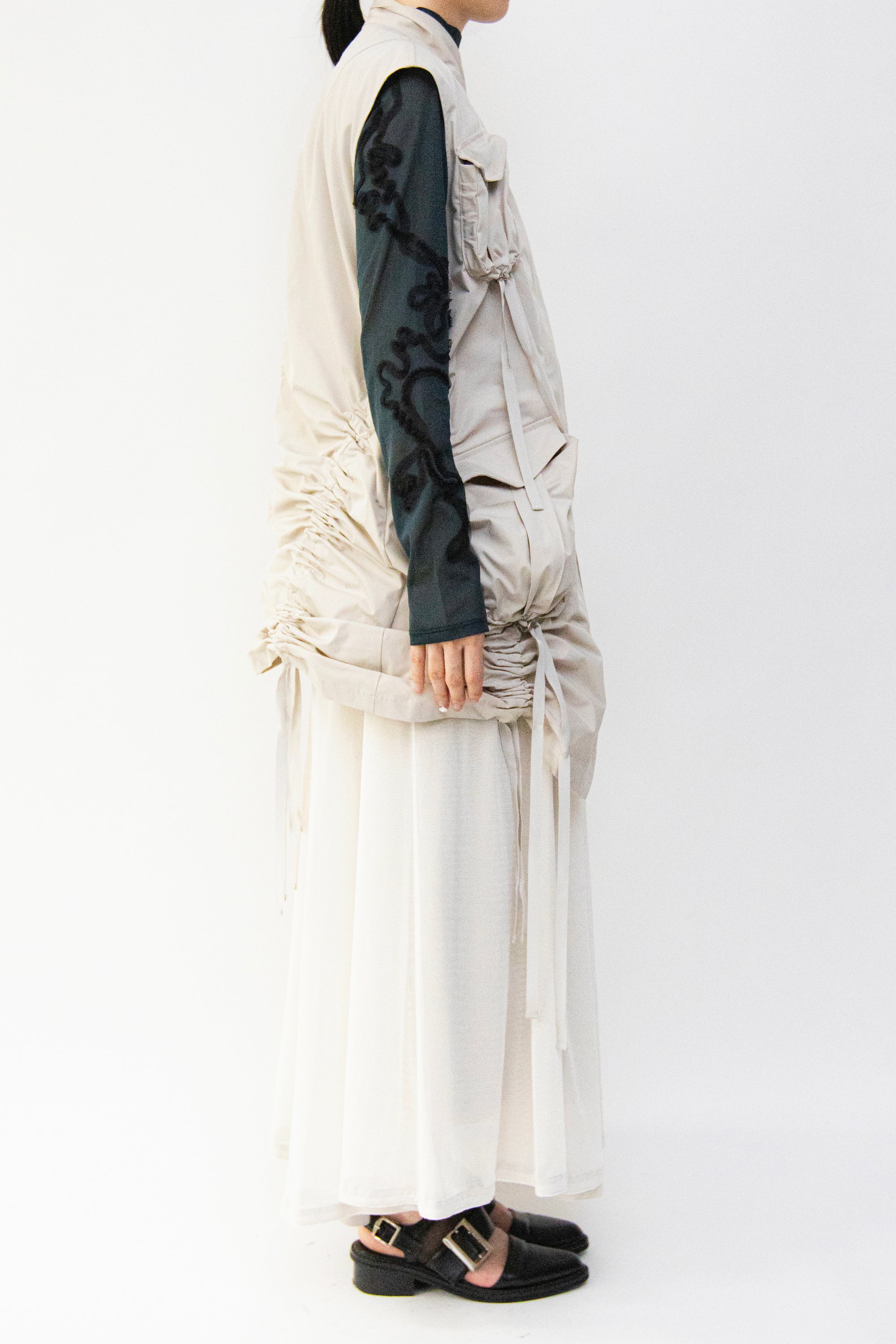 MURRAL Sleeveless gathered military jacket (Light gray)