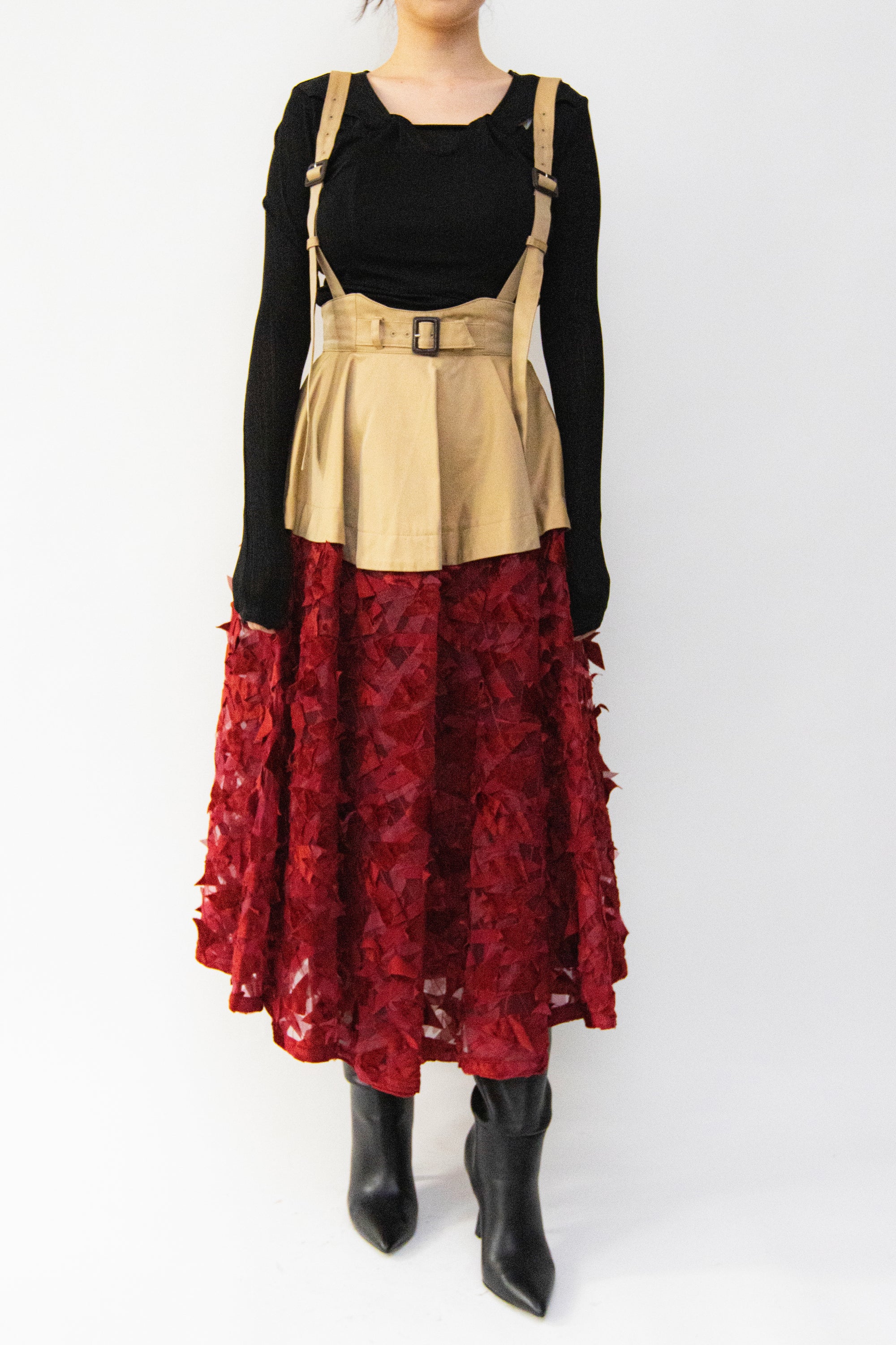 MURRAL Petals carpet embroidered skirt (Red)