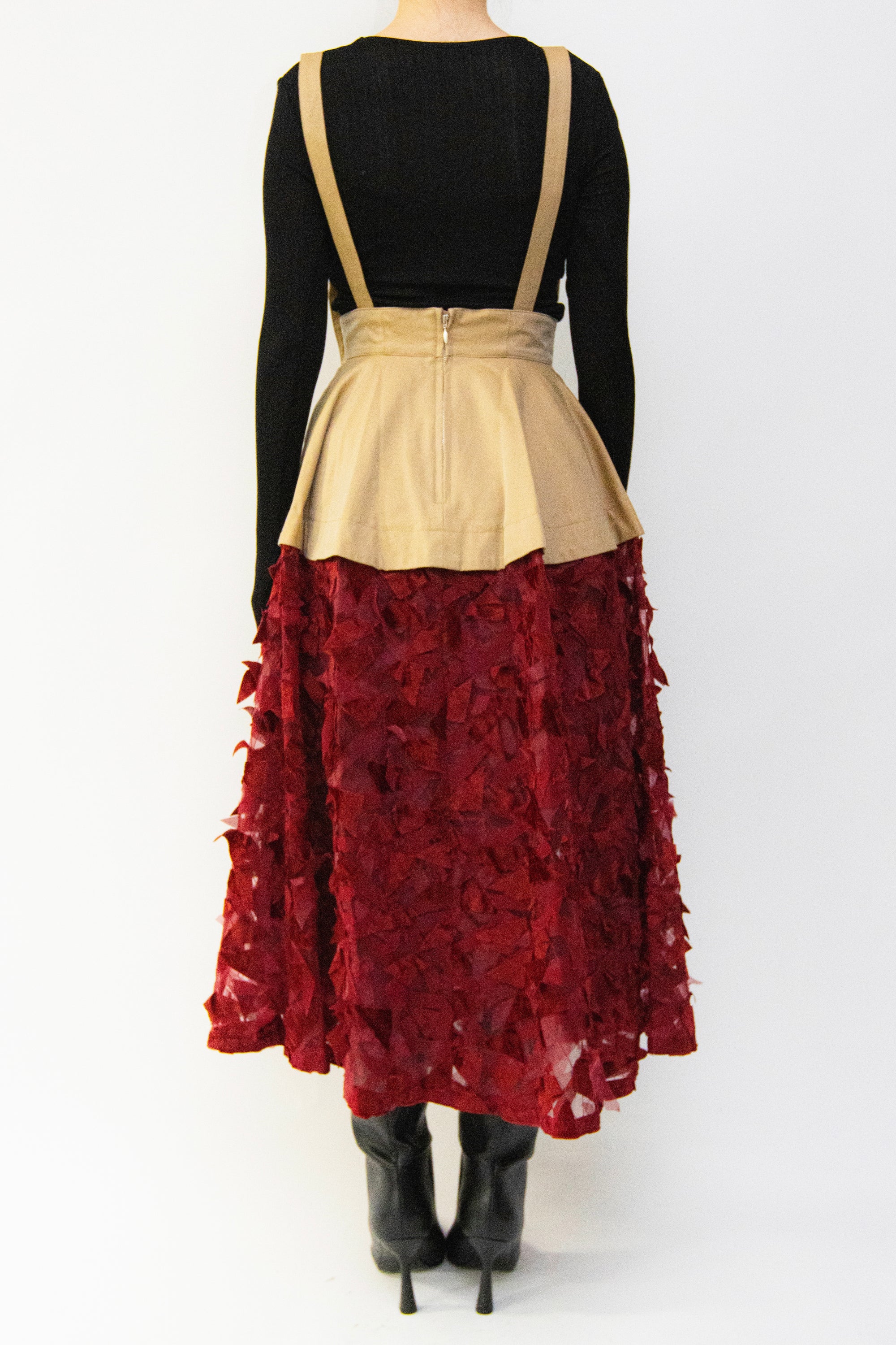 MURRAL Petals carpet embroidered skirt (Red)