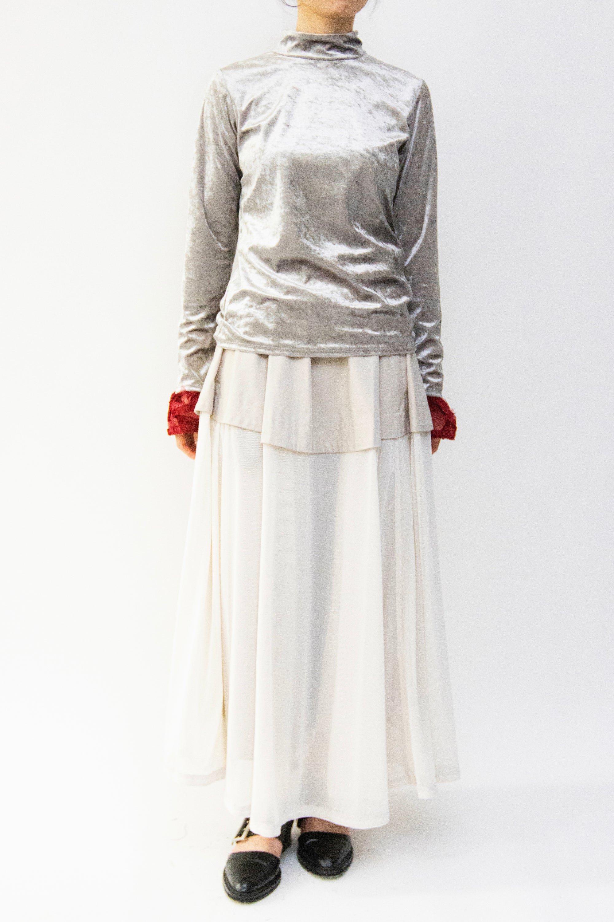 MURRAL Petals carpet embroidered tops (Gray)