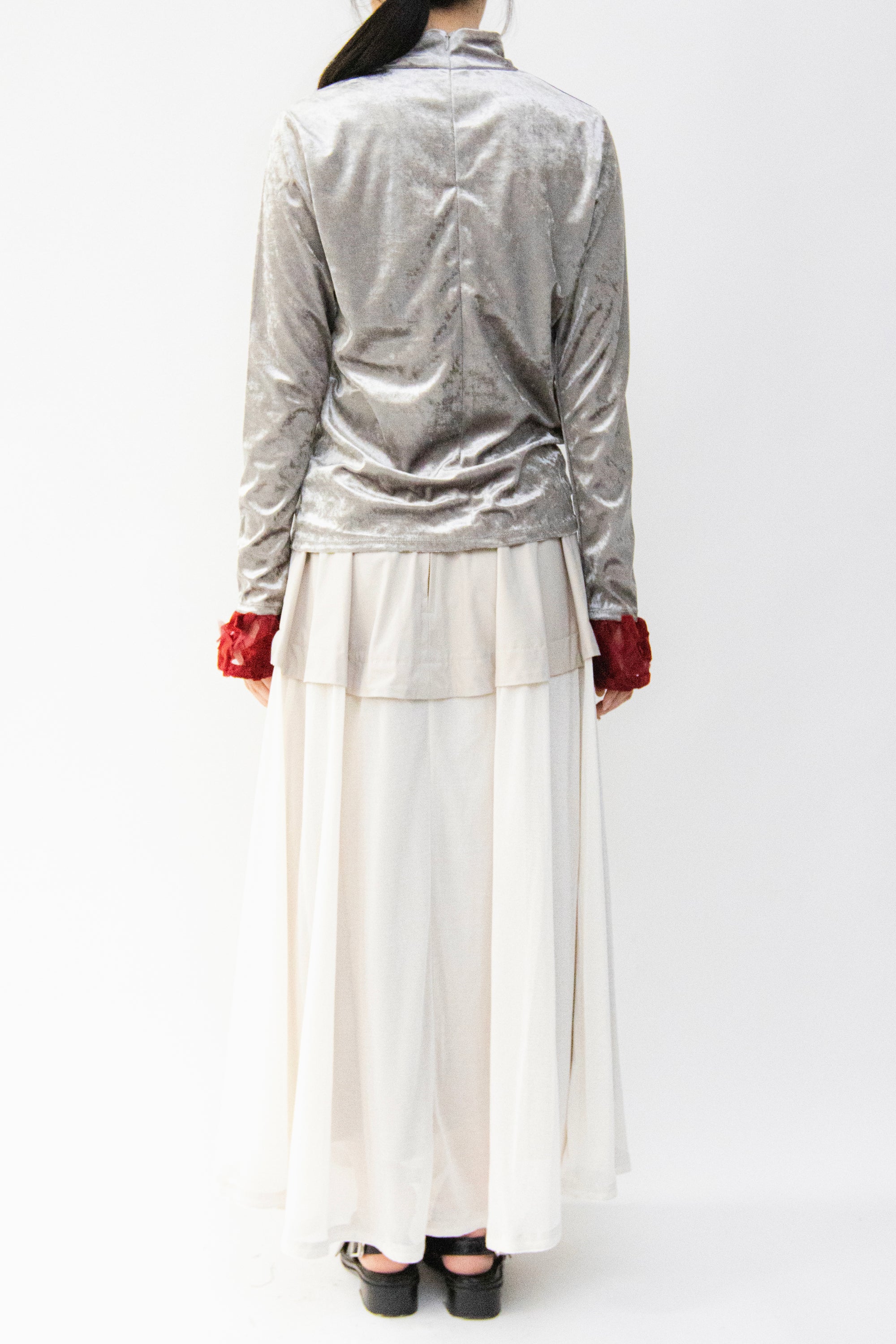 MURRAL Petals carpet embroidered tops (Gray)