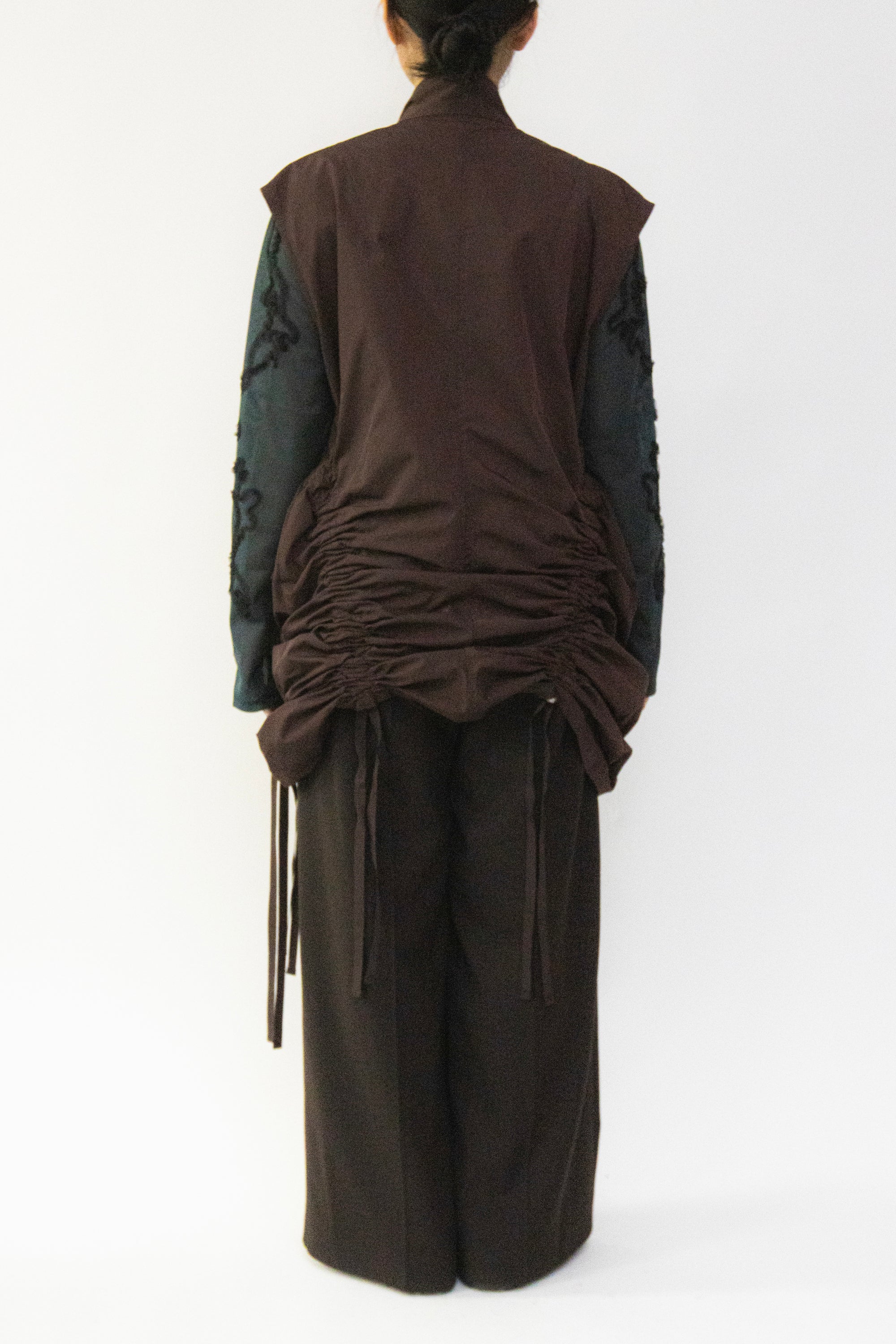 MURRAL Sleeveless gathered military jacket (Light gray)