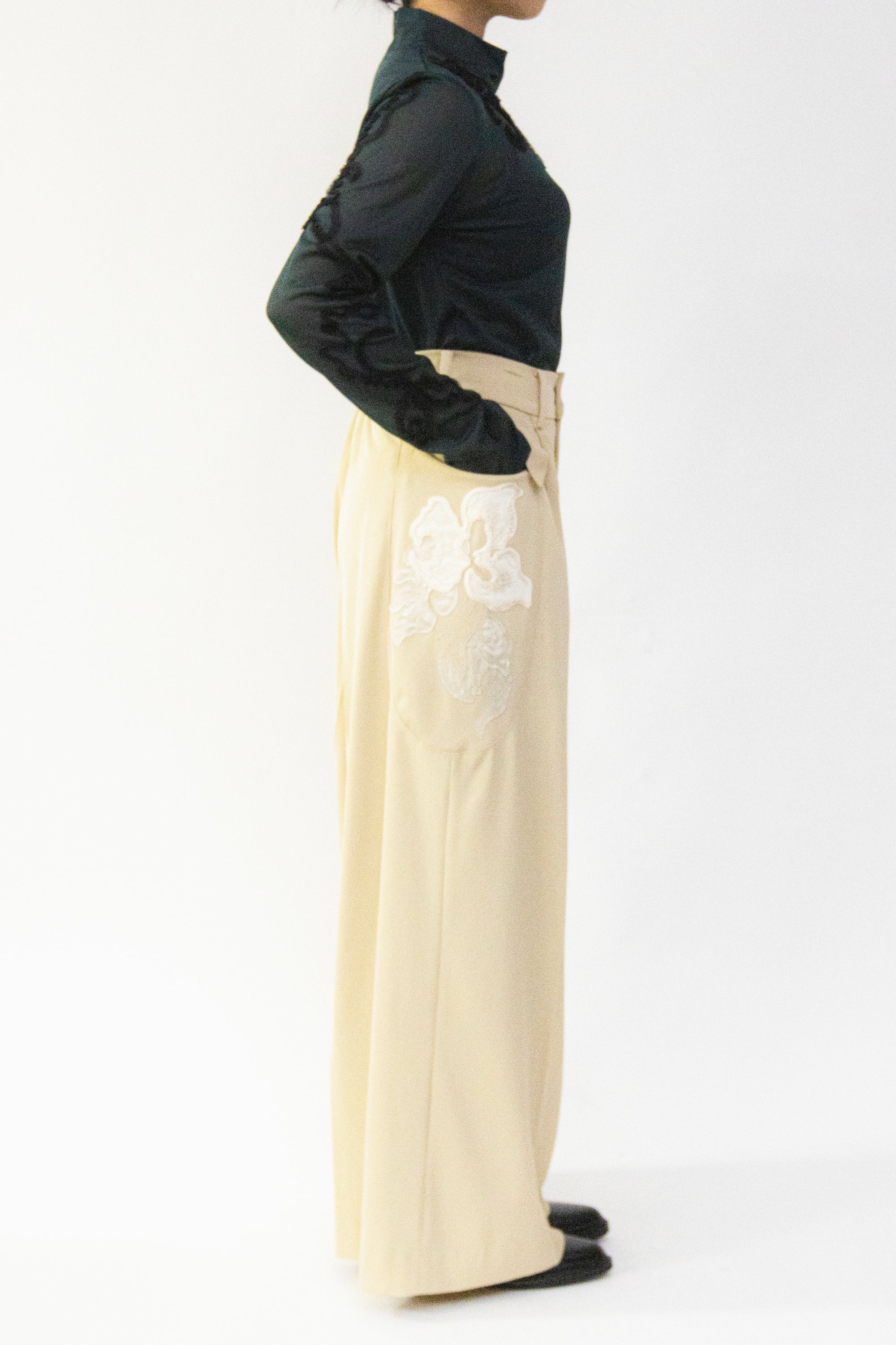 MURRAL Patchwork embroidered slacks (Beige)