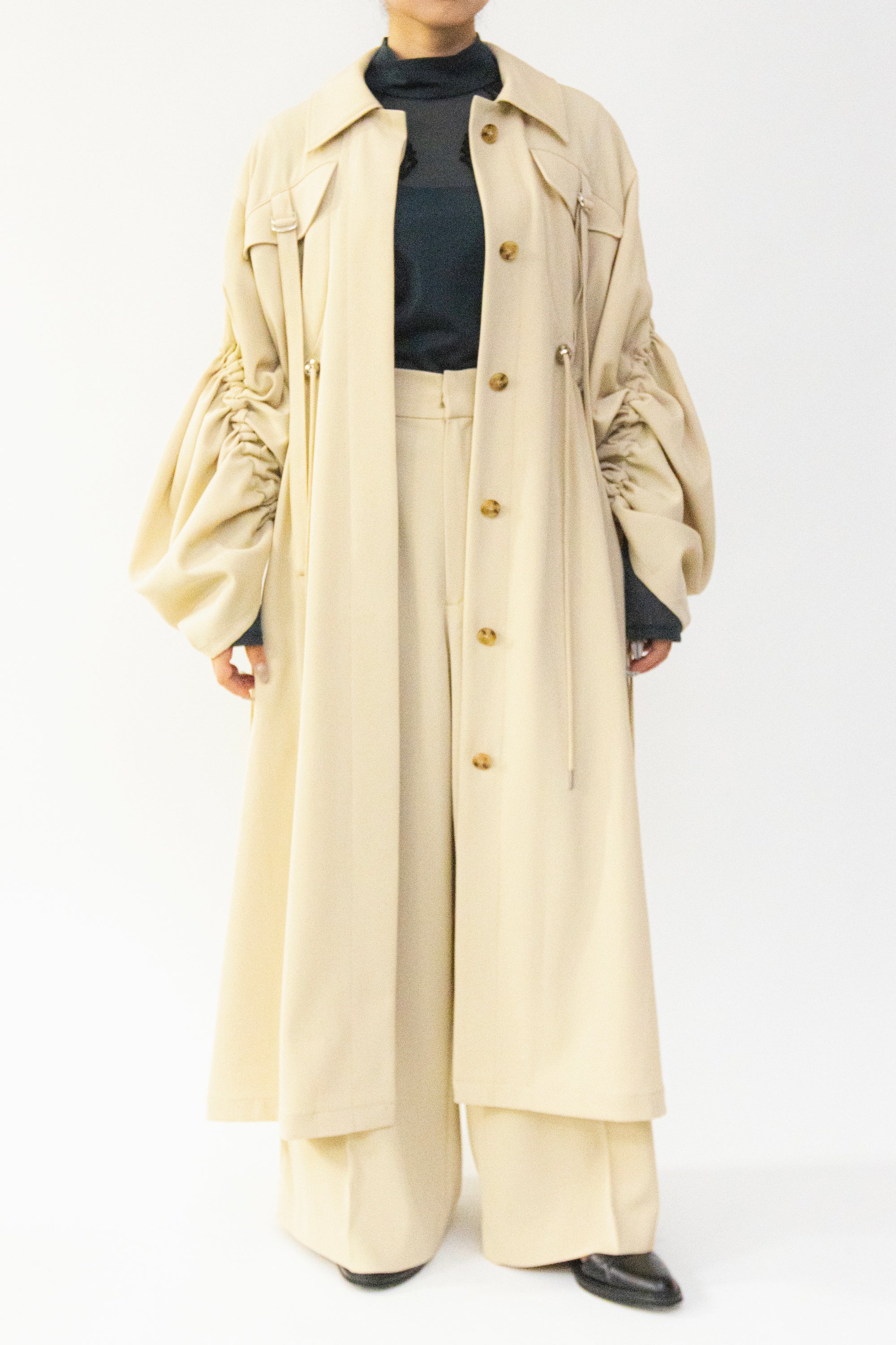 MURRAL Gathered sleeve military coat (Beige)